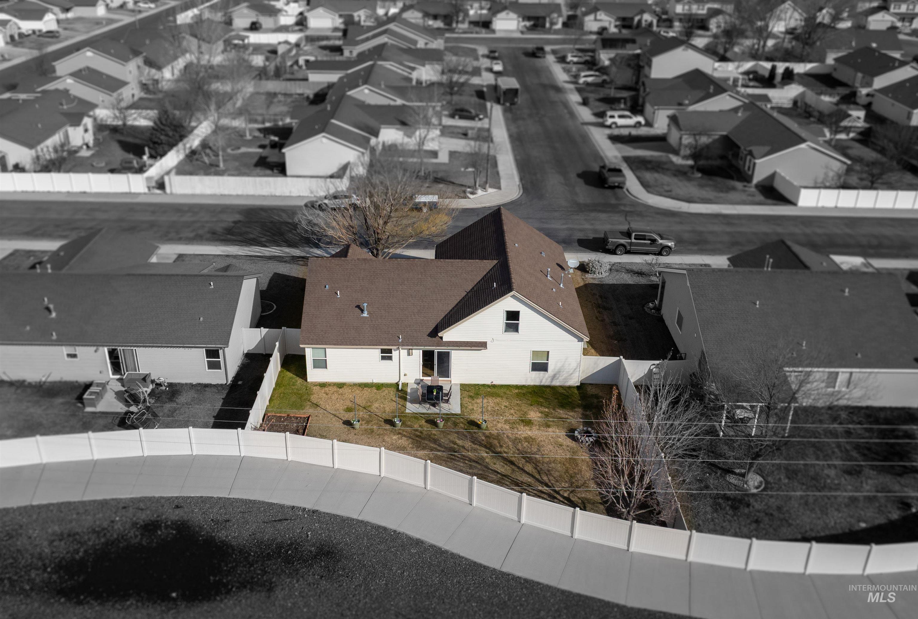 245 Yellow Rose Ave, Twin Falls, Idaho 83301, 4 Bedrooms, 3 Bathrooms, Residential For Sale, Price $349,900,MLS 98977651