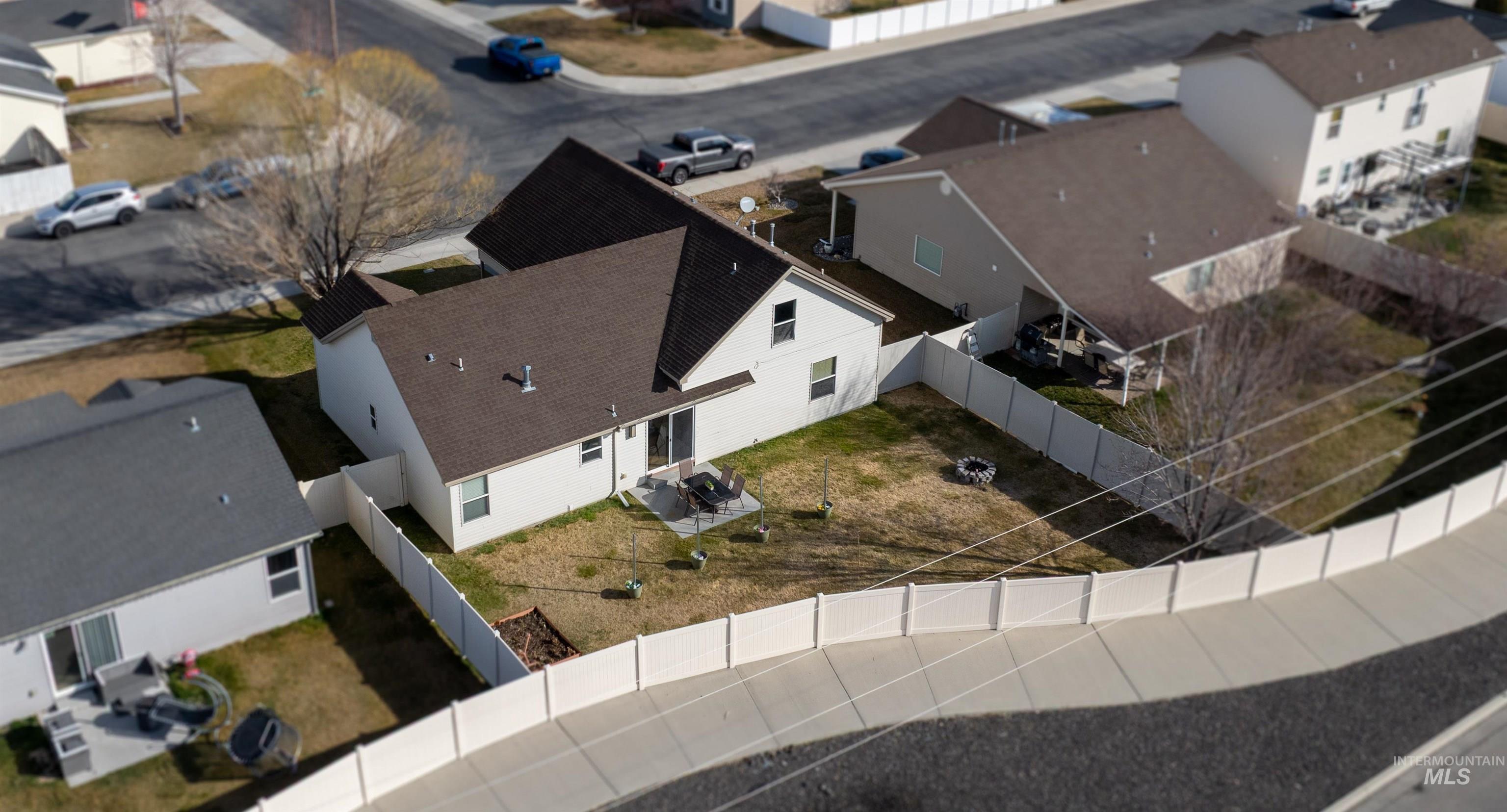 245 Yellow Rose Ave, Twin Falls, Idaho 83301, 4 Bedrooms, 3 Bathrooms, Residential For Sale, Price $349,900,MLS 98977651