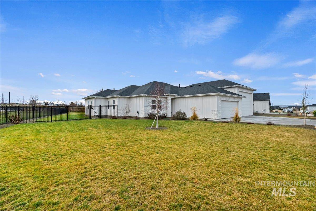 7141 E Merlin Hawk Ct, Nampa, Idaho 83686, 4 Bedrooms, 3 Bathrooms, Residential For Sale, Price $940,000,MLS 98977652