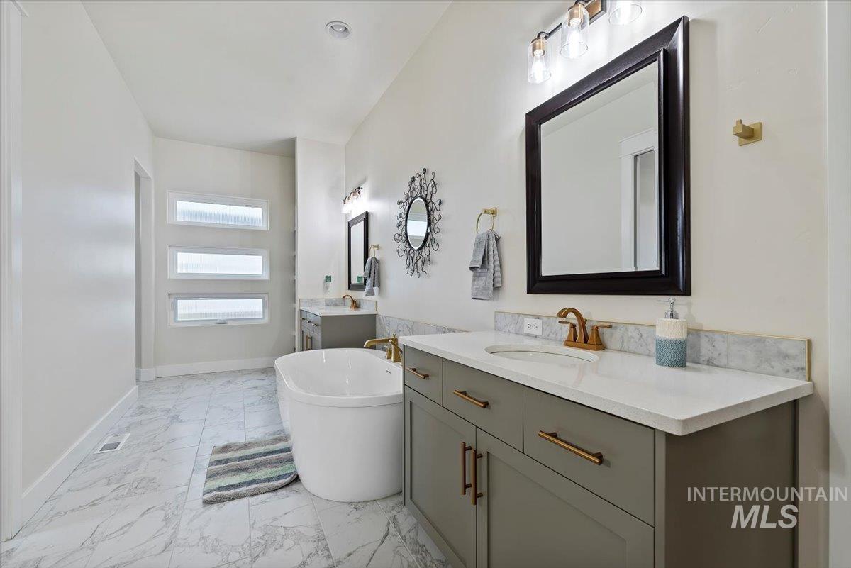 7141 E Merlin Hawk Ct, Nampa, Idaho 83686, 4 Bedrooms, 3 Bathrooms, Residential For Sale, Price $940,000,MLS 98977652