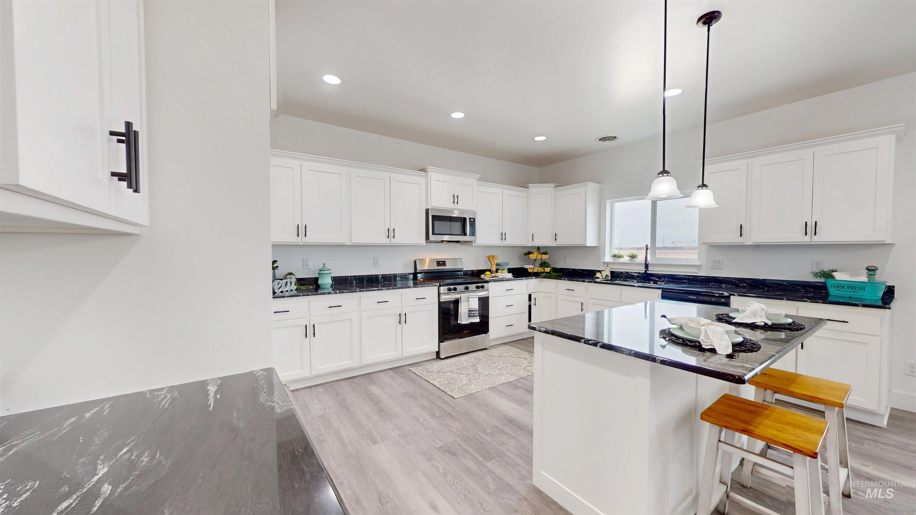 304 Shillington Court, Minidoka, Idaho 83343, 4 Bedrooms, 2 Bathrooms, Residential For Sale, Price $510,000,MLS 98977654