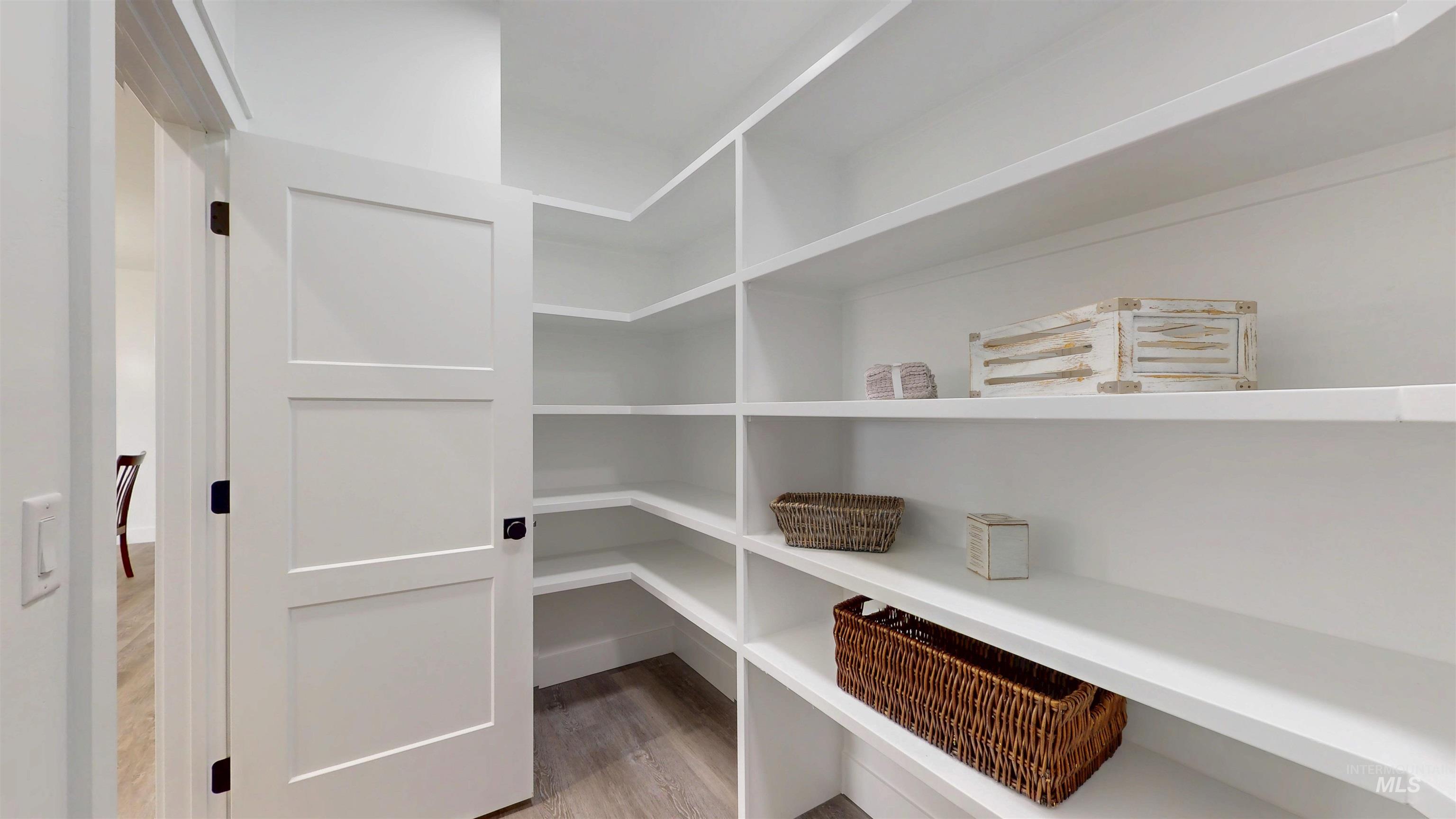 304 Shillington Court, Minidoka, Idaho 83343, 4 Bedrooms, 2 Bathrooms, Residential For Sale, Price $510,000,MLS 98977654