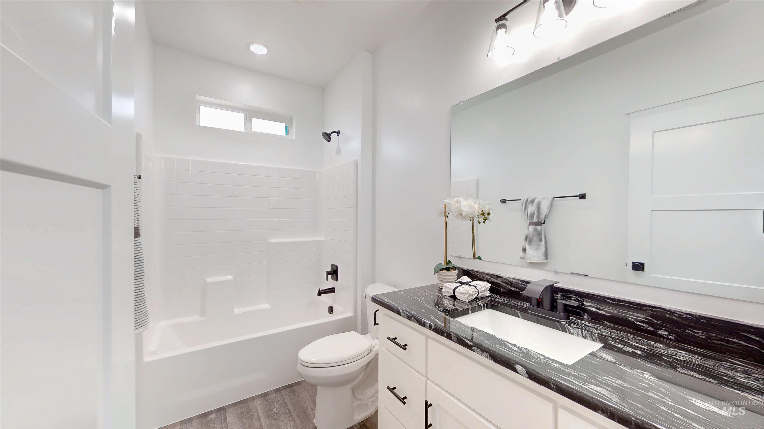 304 Shillington Court, Minidoka, Idaho 83343, 4 Bedrooms, 2 Bathrooms, Residential For Sale, Price $510,000,MLS 98977654