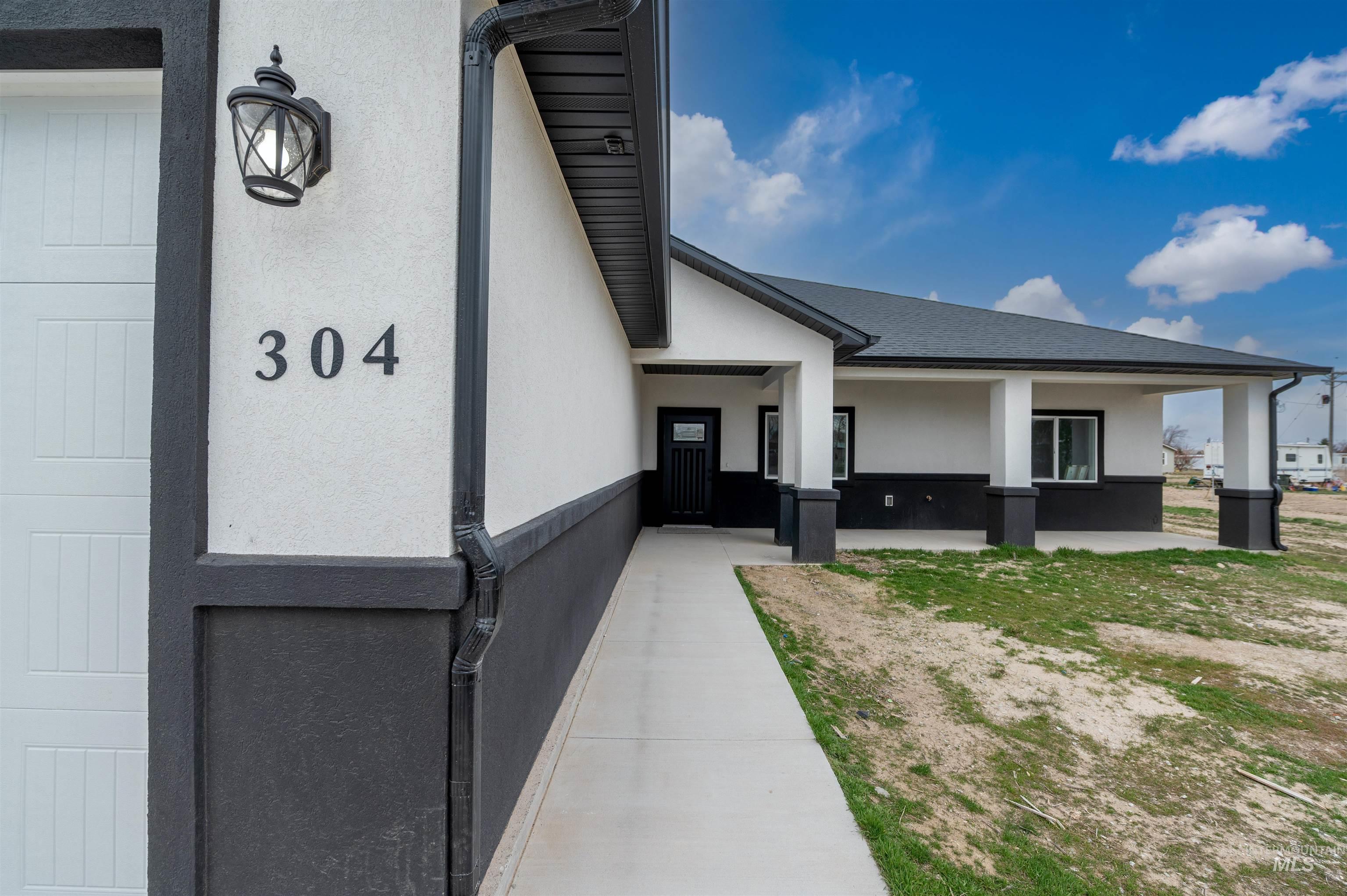 304 Shillington Court, Minidoka, Idaho 83343, 4 Bedrooms, 2 Bathrooms, Residential For Sale, Price $499,900,MLS 98977654