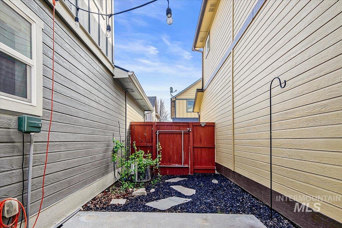 4494 S Axiom, Boise, Idaho 83716, 3 Bedrooms, 2.5 Bathrooms, Residential For Sale, Price $518,500,MLS 98977655