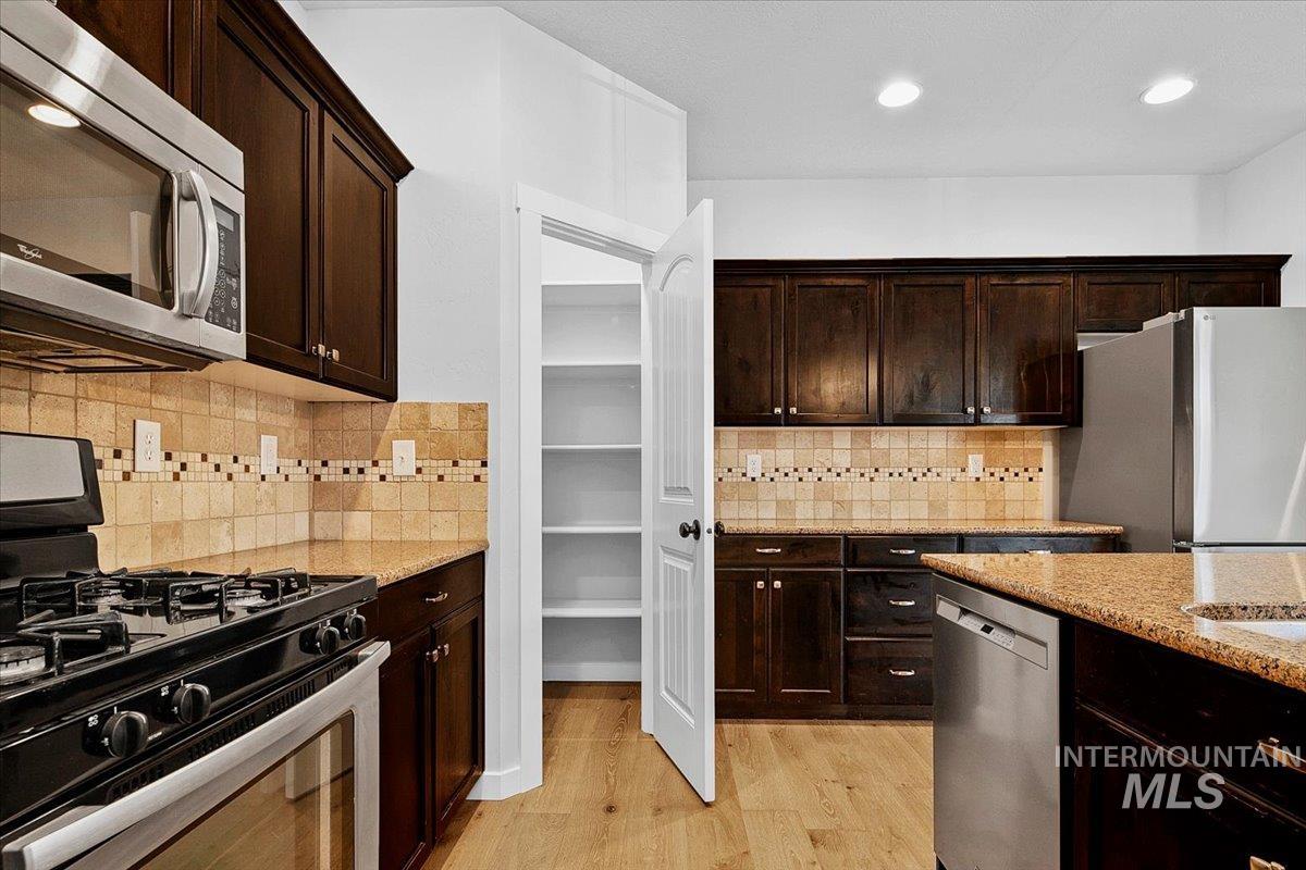 4494 S Axiom, Boise, Idaho 83716, 3 Bedrooms, 2.5 Bathrooms, Residential For Sale, Price $518,500,MLS 98977655