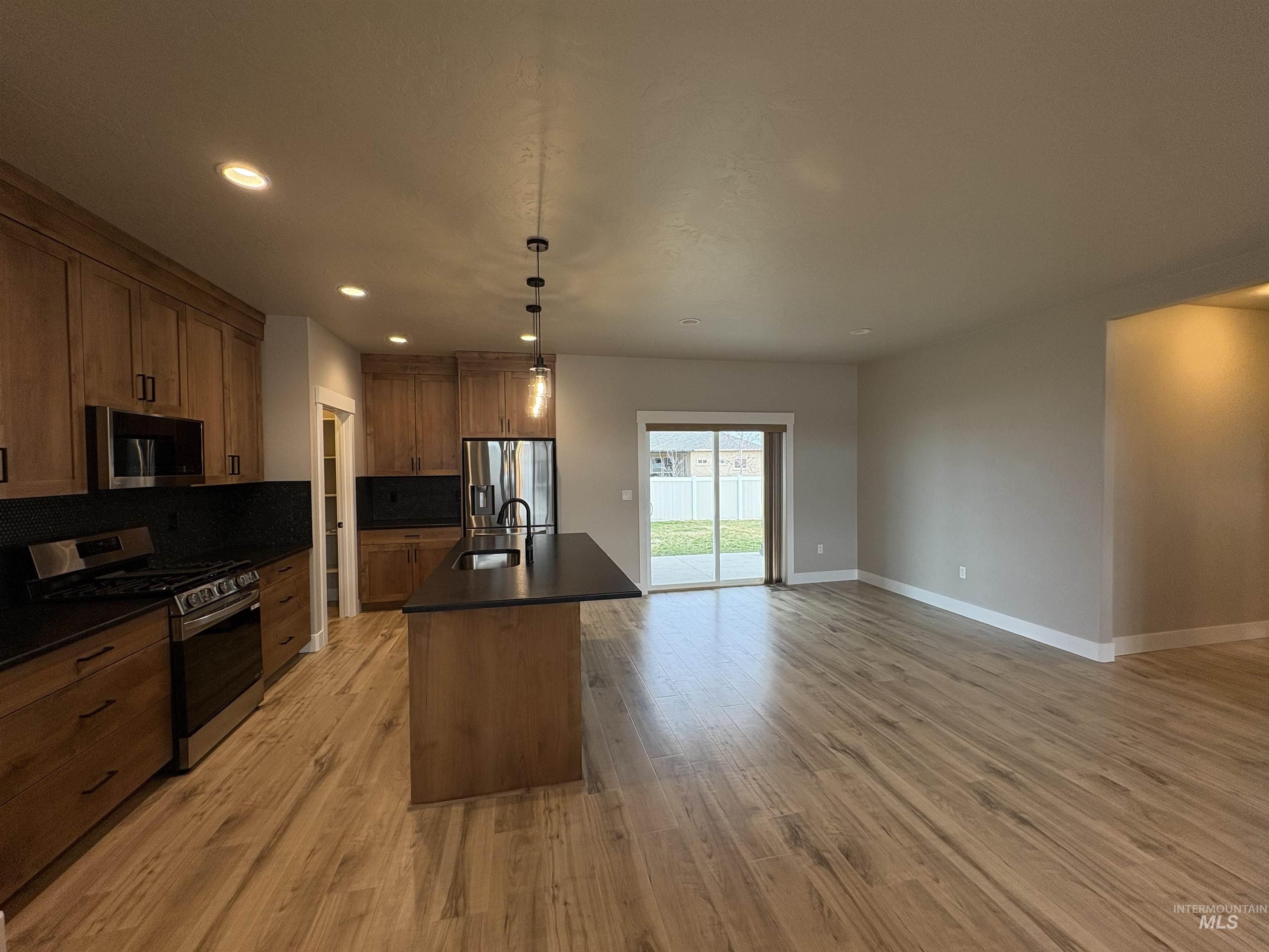 2184 Austin Way, Fruitland, Idaho 83619, 3 Bedrooms, 2 Bathrooms, Residential For Sale, Price $420,000,MLS 98977656