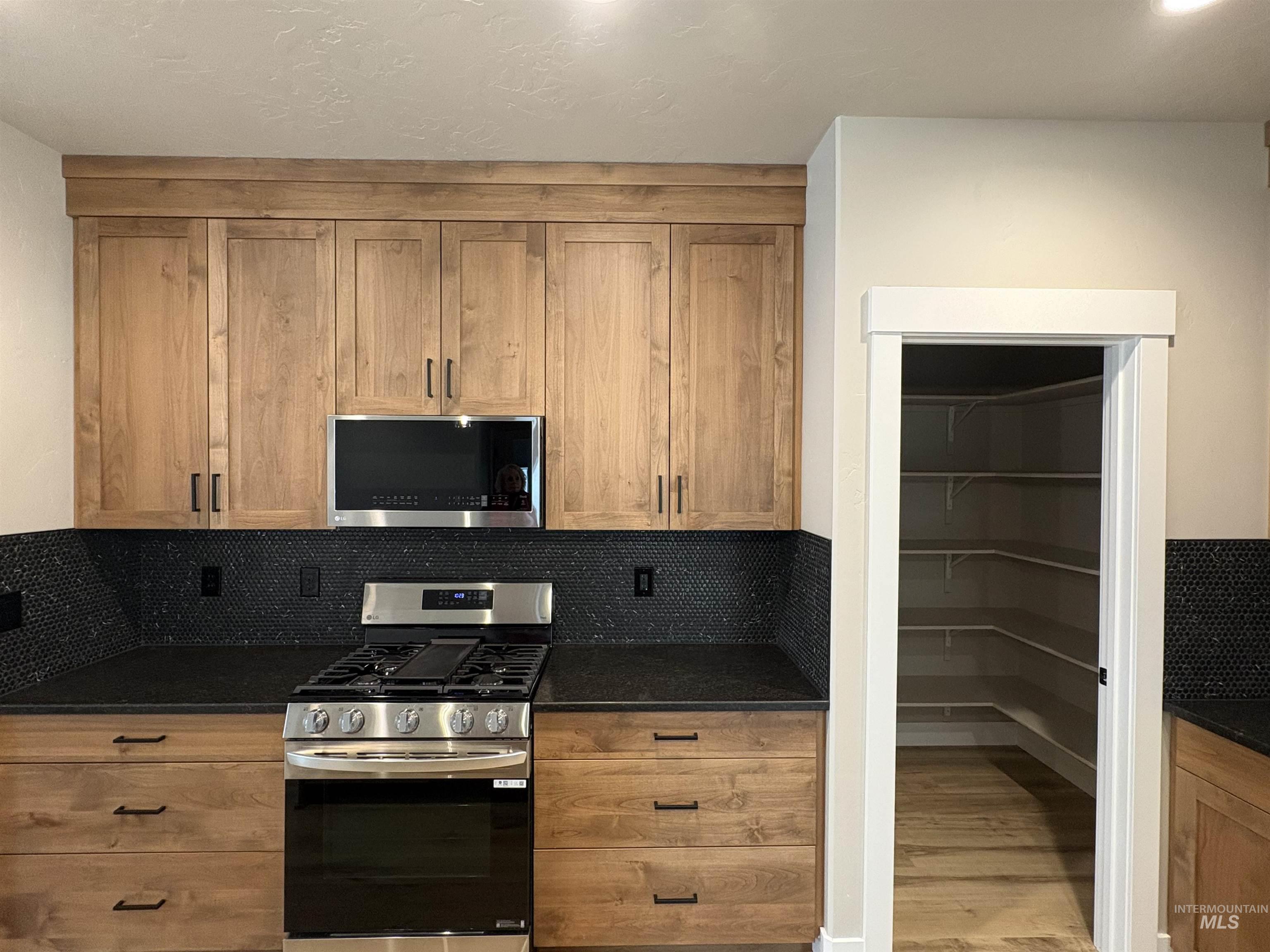 2184 Austin Way, Fruitland, Idaho 83619, 3 Bedrooms, 2 Bathrooms, Residential For Sale, Price $420,000,MLS 98977656