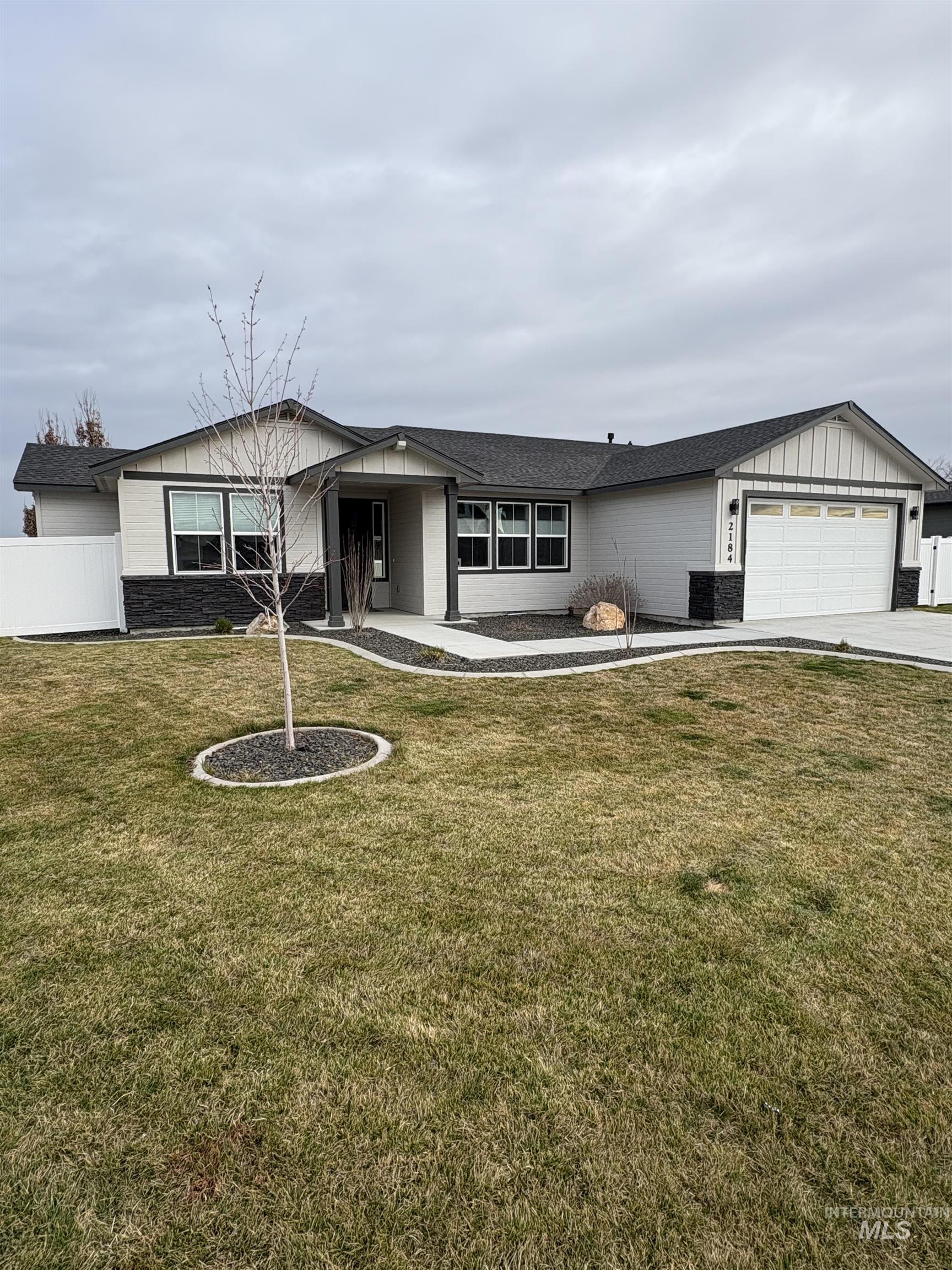2184 Austin Way, Fruitland, Idaho 83619, 3 Bedrooms, 2 Bathrooms, Residential For Sale, Price $420,000,MLS 98977656