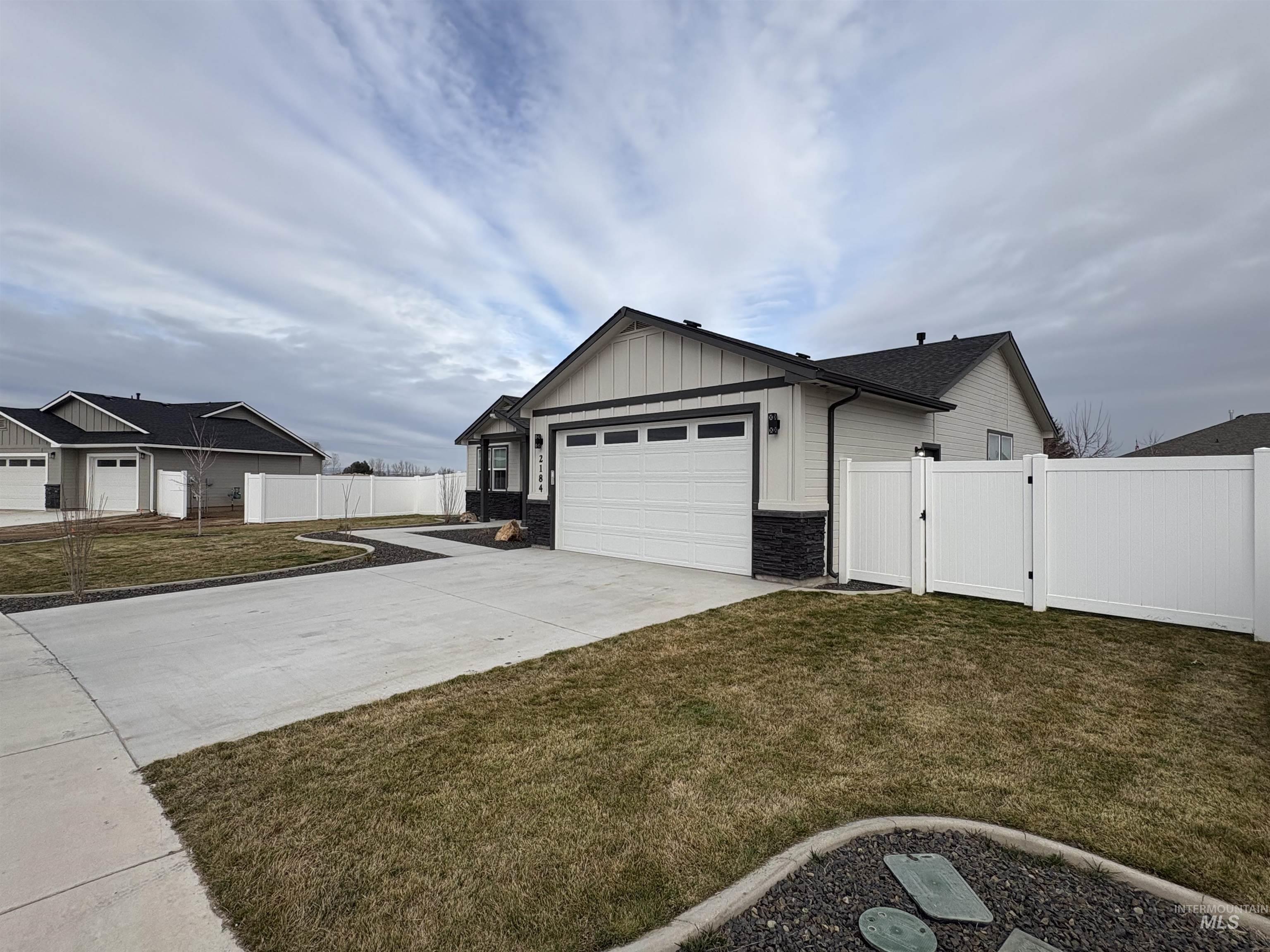 2184 Austin Way, Fruitland, Idaho 83619, 3 Bedrooms, 2 Bathrooms, Residential For Sale, Price $420,000,MLS 98977656