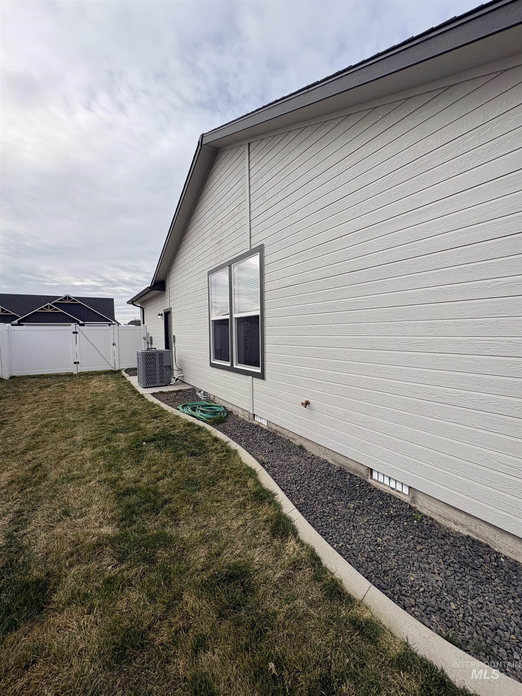 2184 Austin Way, Fruitland, Idaho 83619, 3 Bedrooms, 2 Bathrooms, Residential For Sale, Price $420,000,MLS 98977656