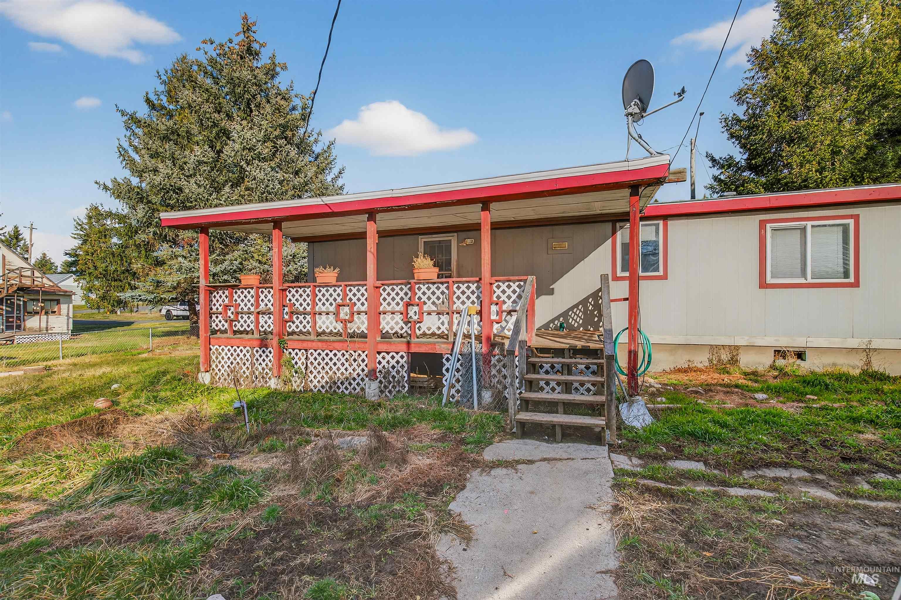 204 E Church Street, Uniontown, Washington 99179, 6 Bedrooms, Business/Commercial For Sale, Price $399,900,MLS 98977657