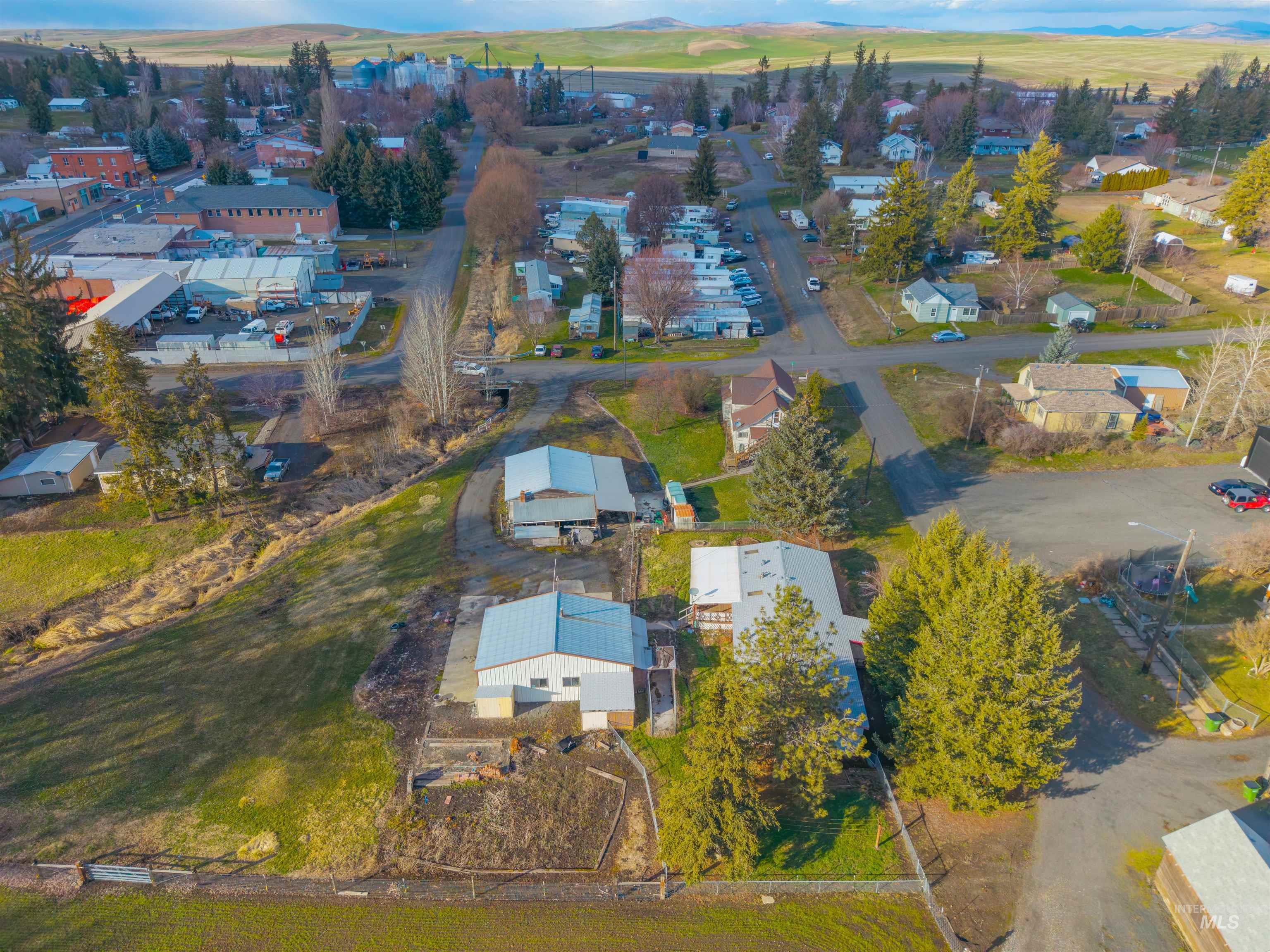 204 E Church Street, Uniontown, Washington 99179, 6 Bedrooms, Business/Commercial For Sale, Price $399,900,MLS 98977657