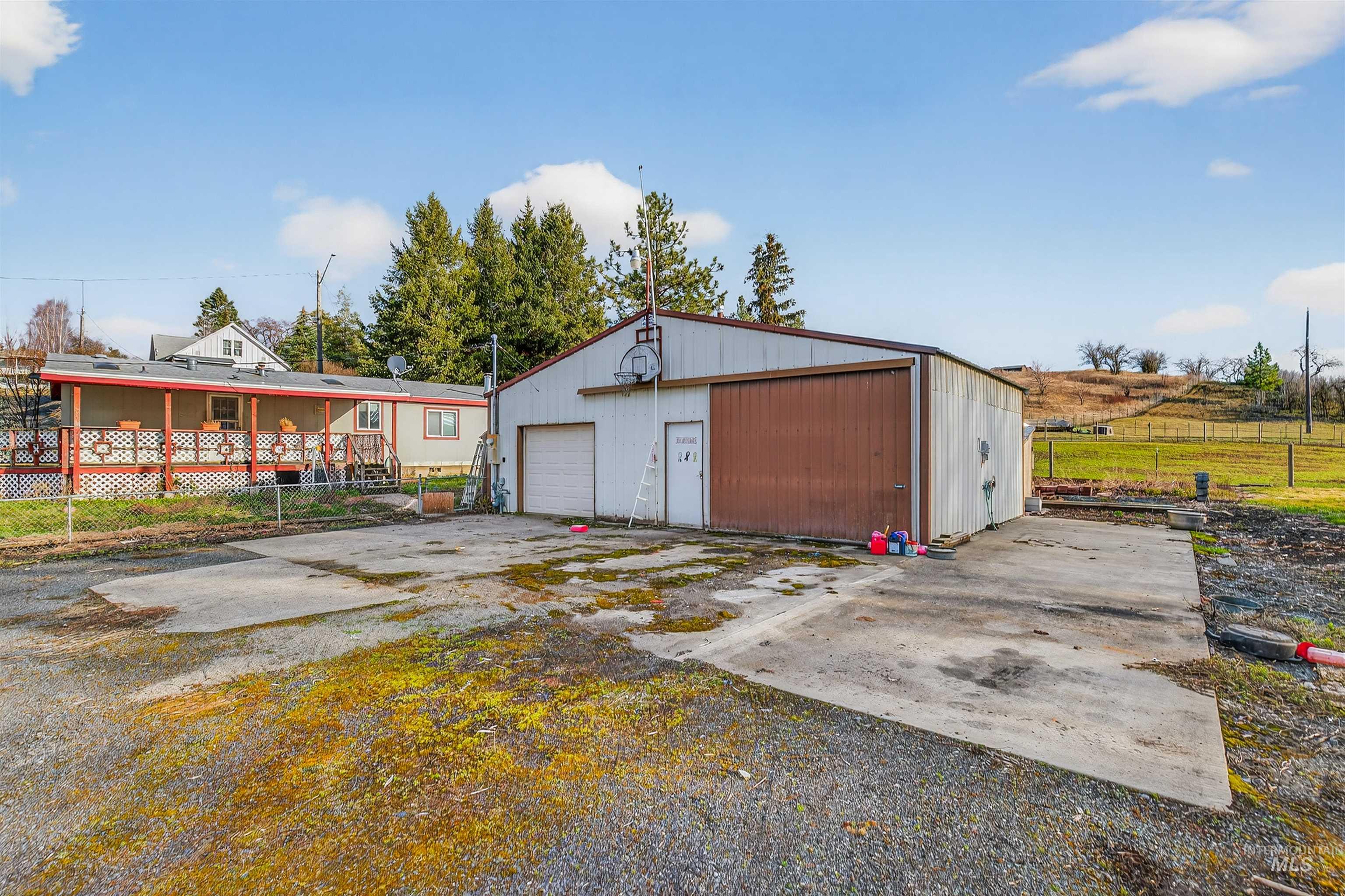 204 E Church Street, Uniontown, Washington 99179, 6 Bedrooms, Business/Commercial For Sale, Price $399,900,MLS 98977657