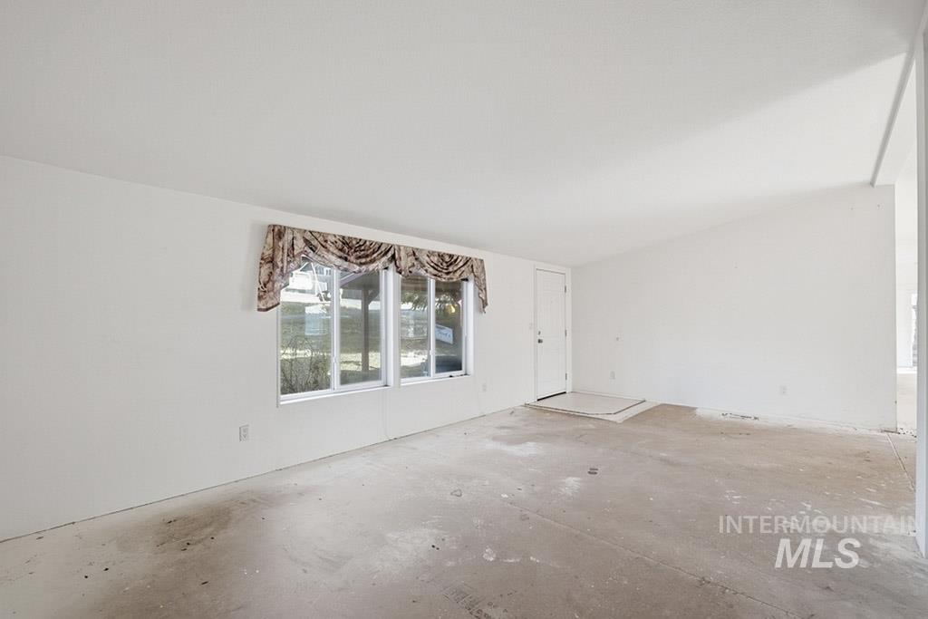 204 E Church Street, Uniontown, Washington 99179, 6 Bedrooms, Business/Commercial For Sale, Price $399,900,MLS 98977657