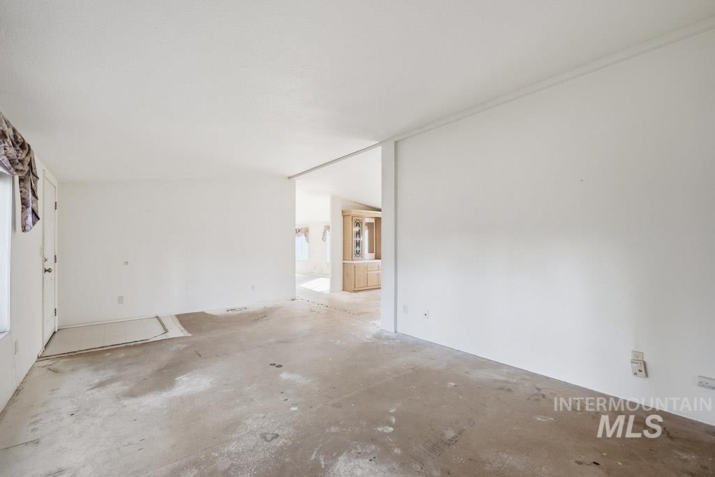 204 E Church Street, Uniontown, Washington 99179, 6 Bedrooms, Business/Commercial For Sale, Price $399,900,MLS 98977657