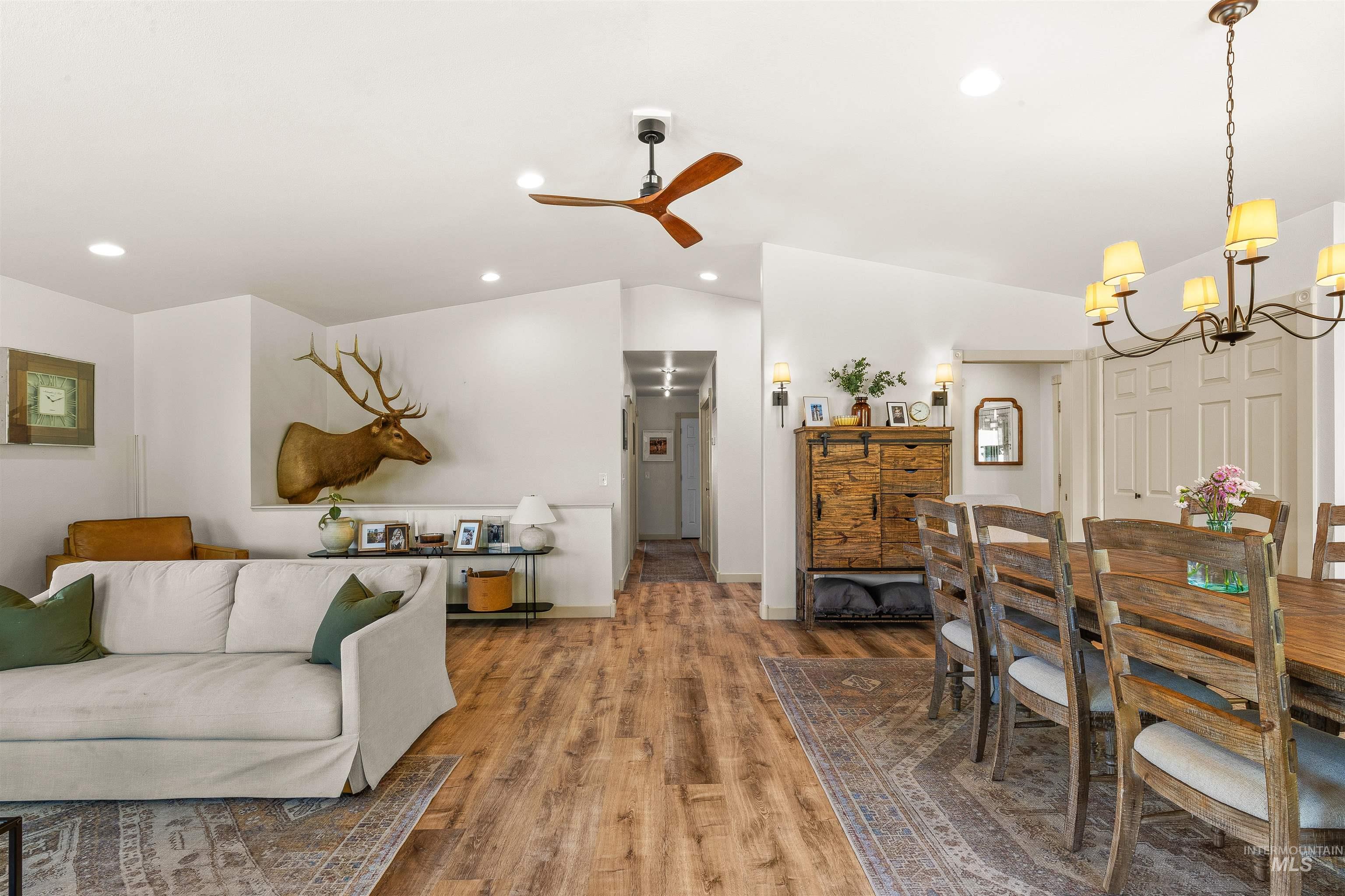 1977 Golfview Dr., Clarkston, Washington 99403, 5 Bedrooms, 2.5 Bathrooms, Residential For Sale, Price $749,000,MLS 98977658