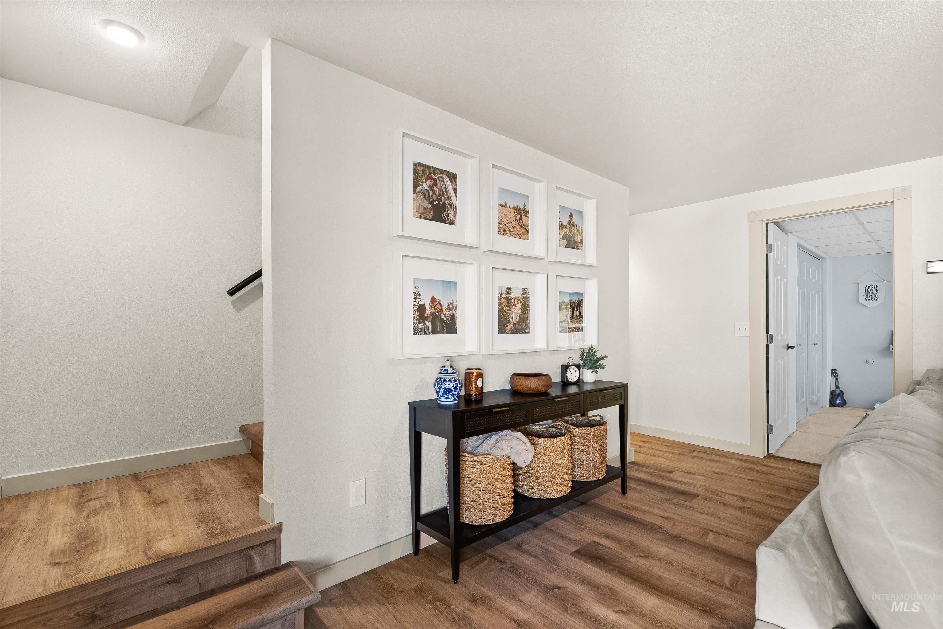 1977 Golfview Dr., Clarkston, Washington 99403, 5 Bedrooms, 2.5 Bathrooms, Residential For Sale, Price $749,000,MLS 98977658