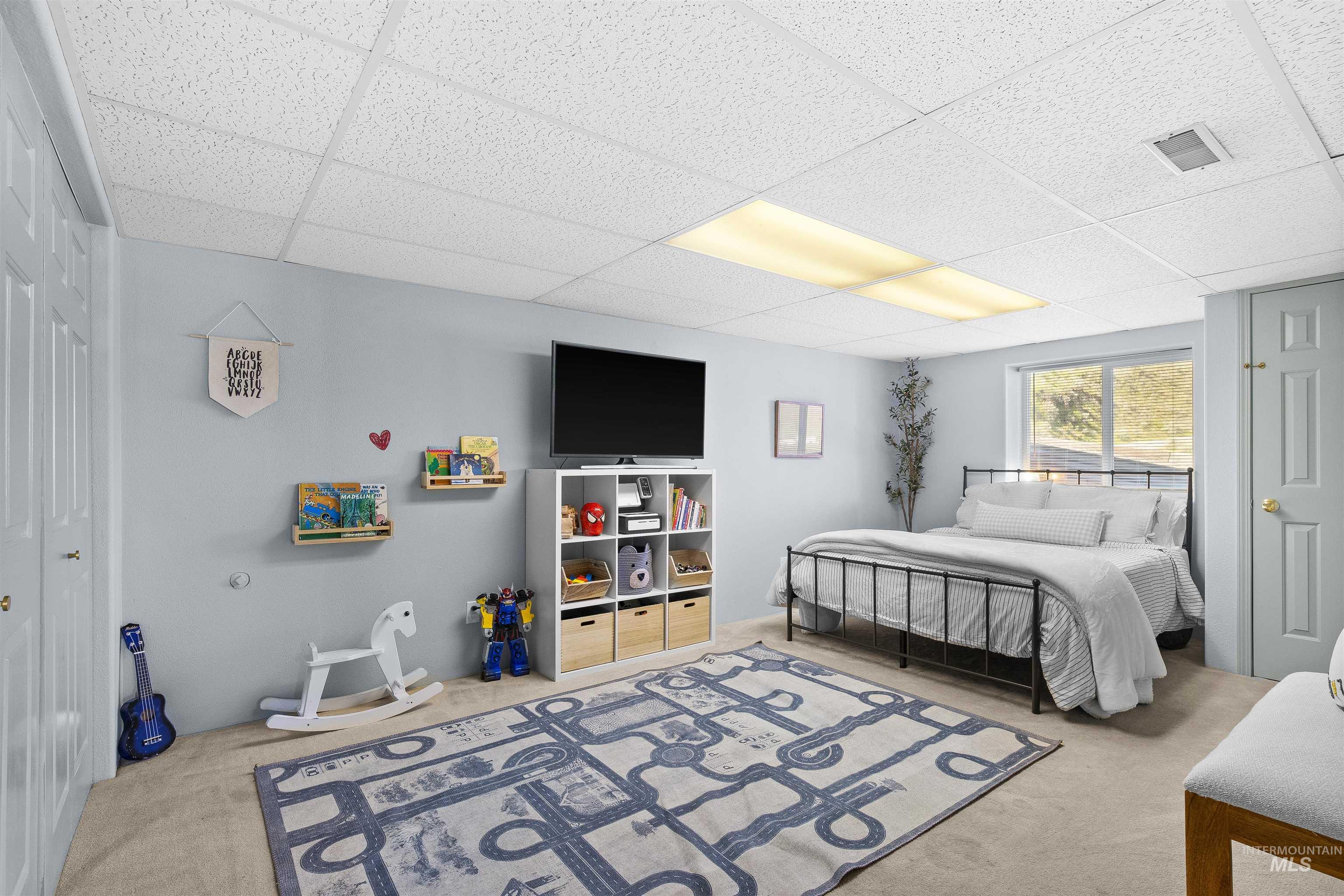 1977 Golfview Dr., Clarkston, Washington 99403, 5 Bedrooms, 2.5 Bathrooms, Residential For Sale, Price $749,000,MLS 98977658