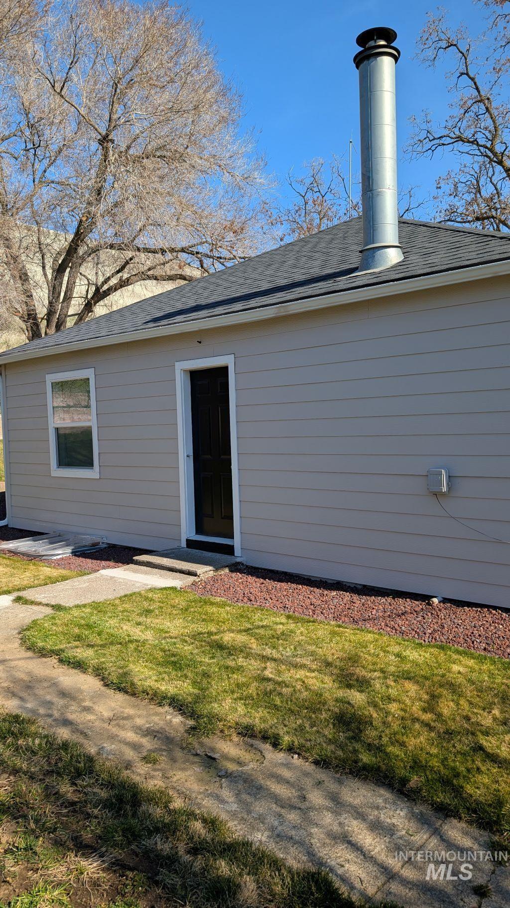 1269 Main Street, Pomeroy, Washington 99347, 5 Bedrooms, 3 Bathrooms, Residential For Sale, Price $389,000,MLS 98977659