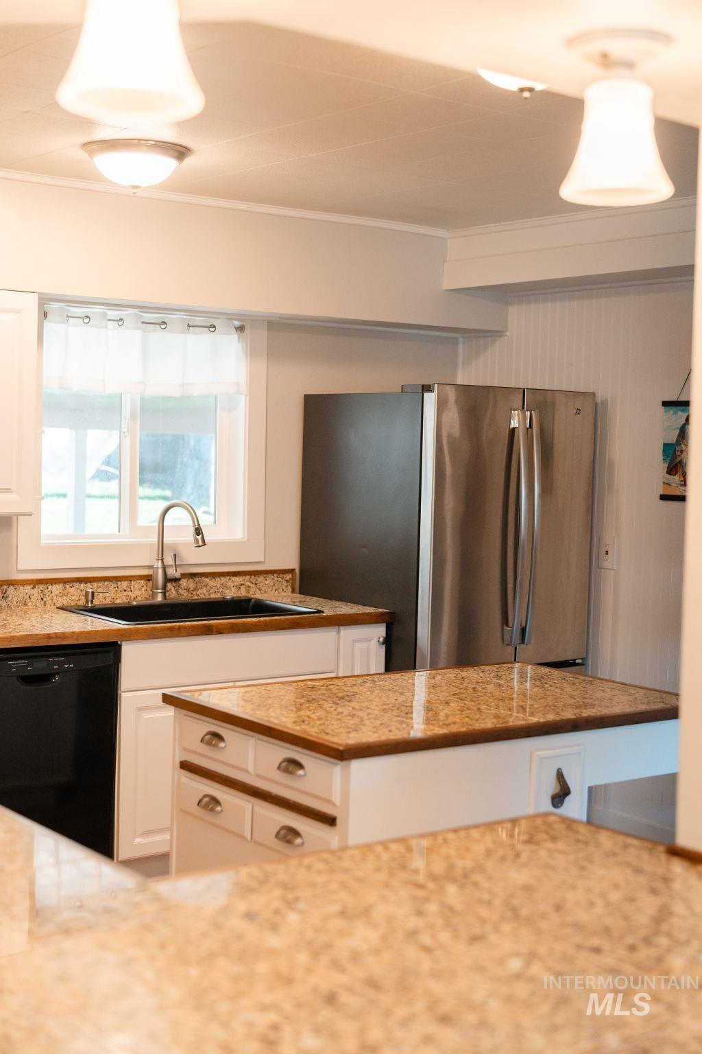 1269 Main Street, Pomeroy, Washington 99347, 5 Bedrooms, 3 Bathrooms, Residential For Sale, Price $389,000,MLS 98977659