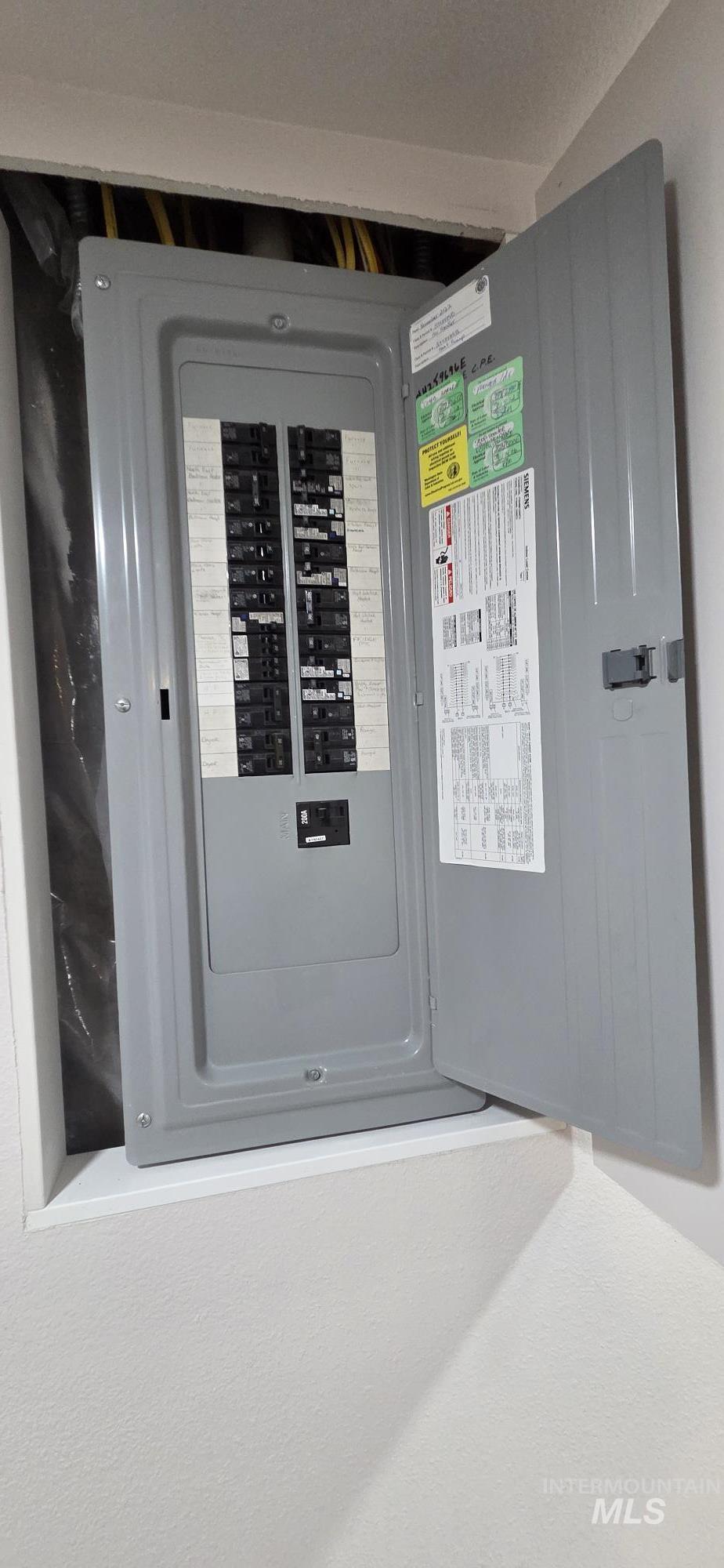 1269 Main Street, Pomeroy, Washington 99347, 5 Bedrooms, 3 Bathrooms, Residential For Sale, Price $389,000,MLS 98977659