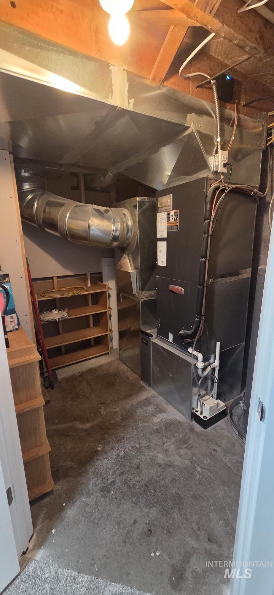 1269 Main Street, Pomeroy, Washington 99347, 5 Bedrooms, 3 Bathrooms, Residential For Sale, Price $389,000,MLS 98977659