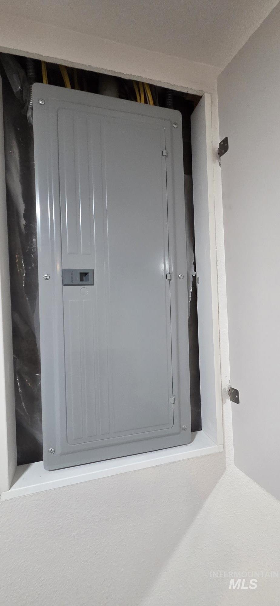 1269 Main Street, Pomeroy, Washington 99347, 5 Bedrooms, 3 Bathrooms, Residential For Sale, Price $389,000,MLS 98977659