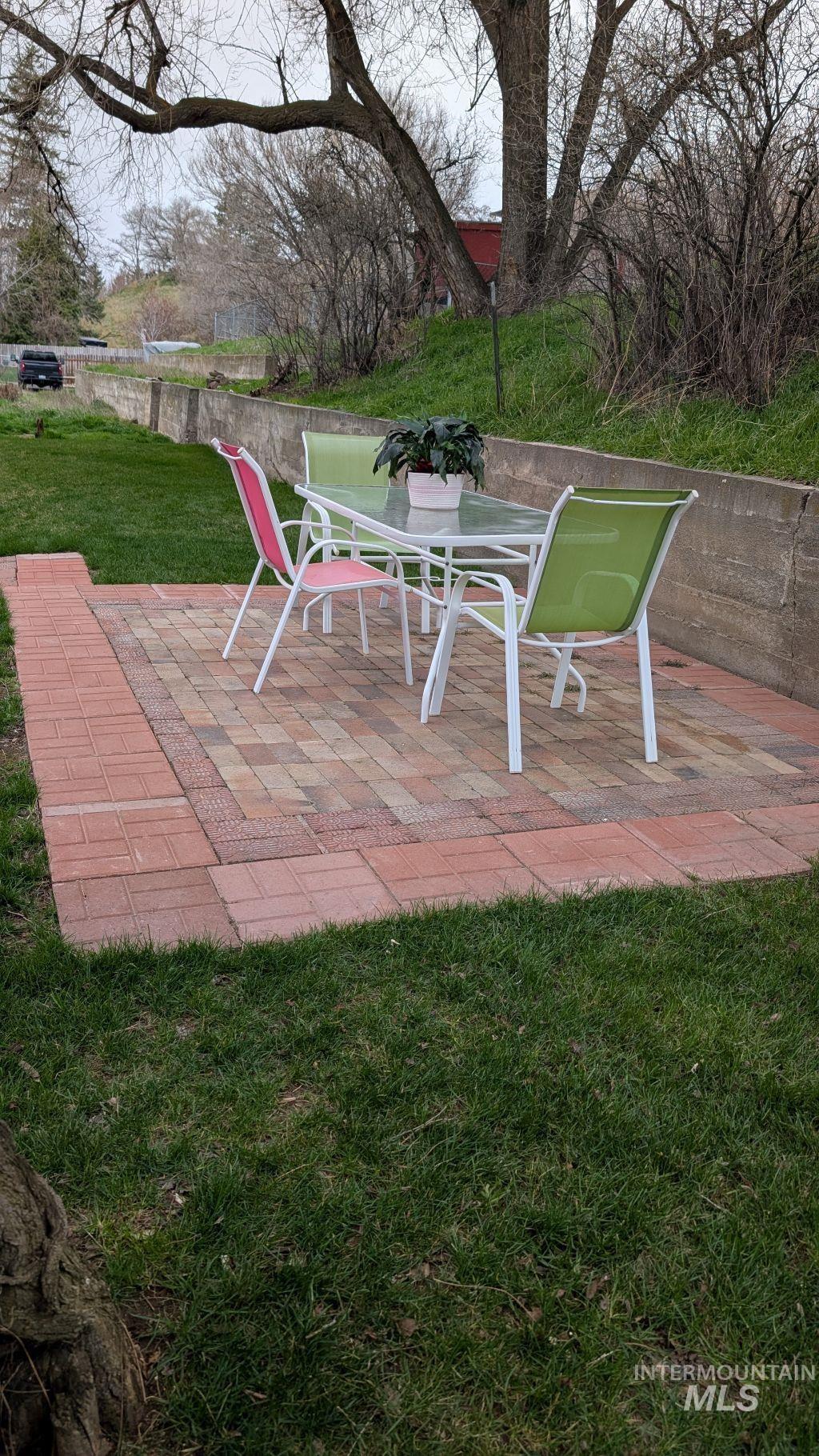 1269 Main Street, Pomeroy, Washington 99347, 5 Bedrooms, 3 Bathrooms, Residential For Sale, Price $389,000,MLS 98977659