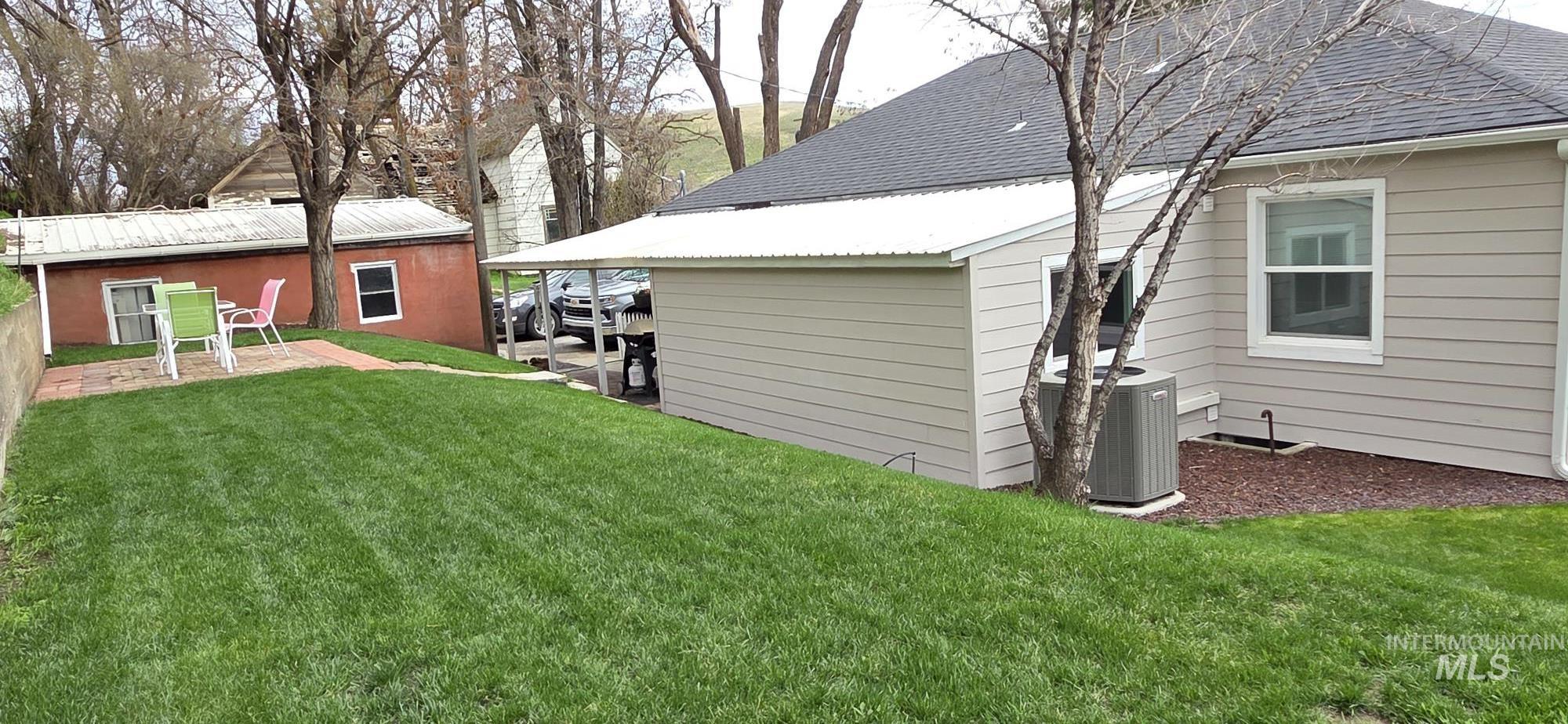 1269 Main Street, Pomeroy, Washington 99347, 5 Bedrooms, 3 Bathrooms, Residential For Sale, Price $389,000,MLS 98977659