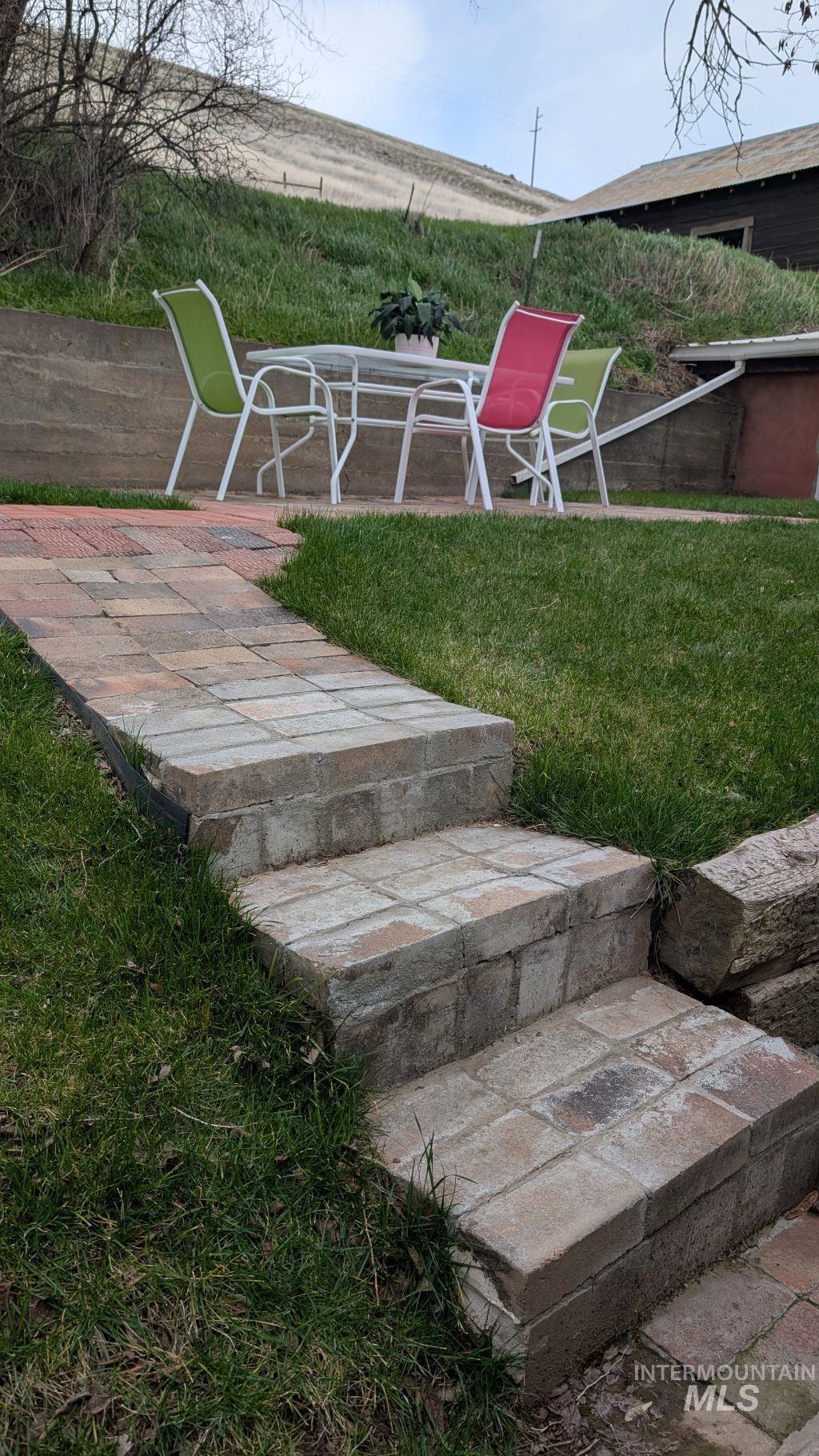 1269 Main Street, Pomeroy, Washington 99347, 5 Bedrooms, 3 Bathrooms, Residential For Sale, Price $389,000,MLS 98977659