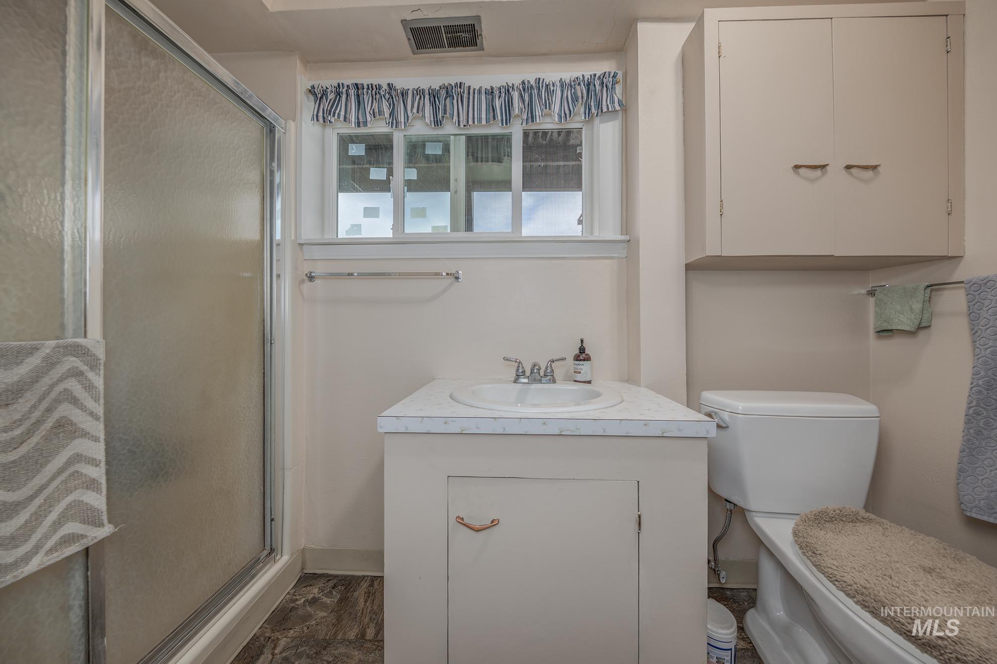 1684 Cove Road, Weiser, Idaho 83672, 5 Bedrooms, 2 Bathrooms, Residential For Sale, Price $610,000,MLS 98977660