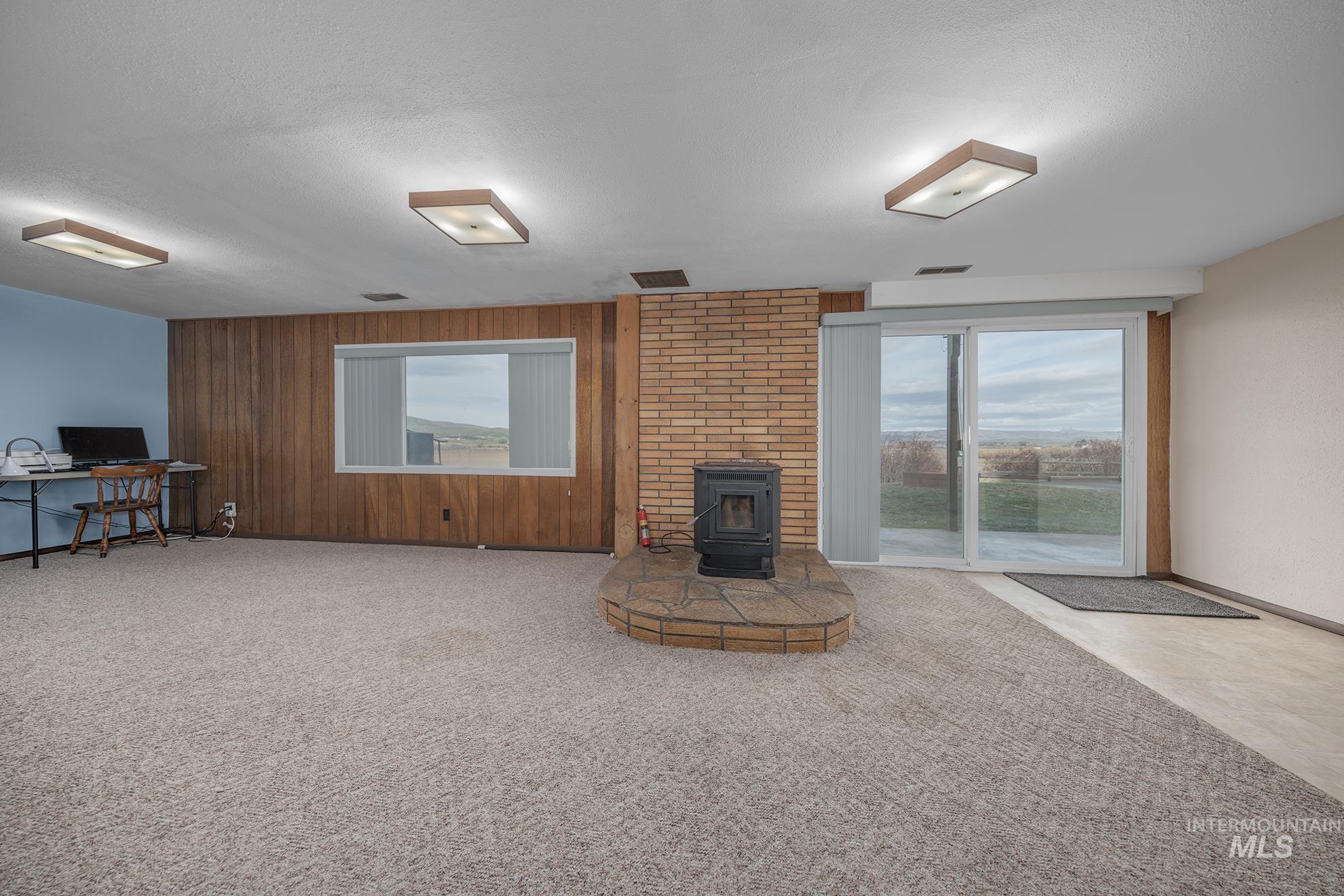 1684 Cove Road, Weiser, Idaho 83672, 5 Bedrooms, 2 Bathrooms, Residential For Sale, Price $610,000,MLS 98977660