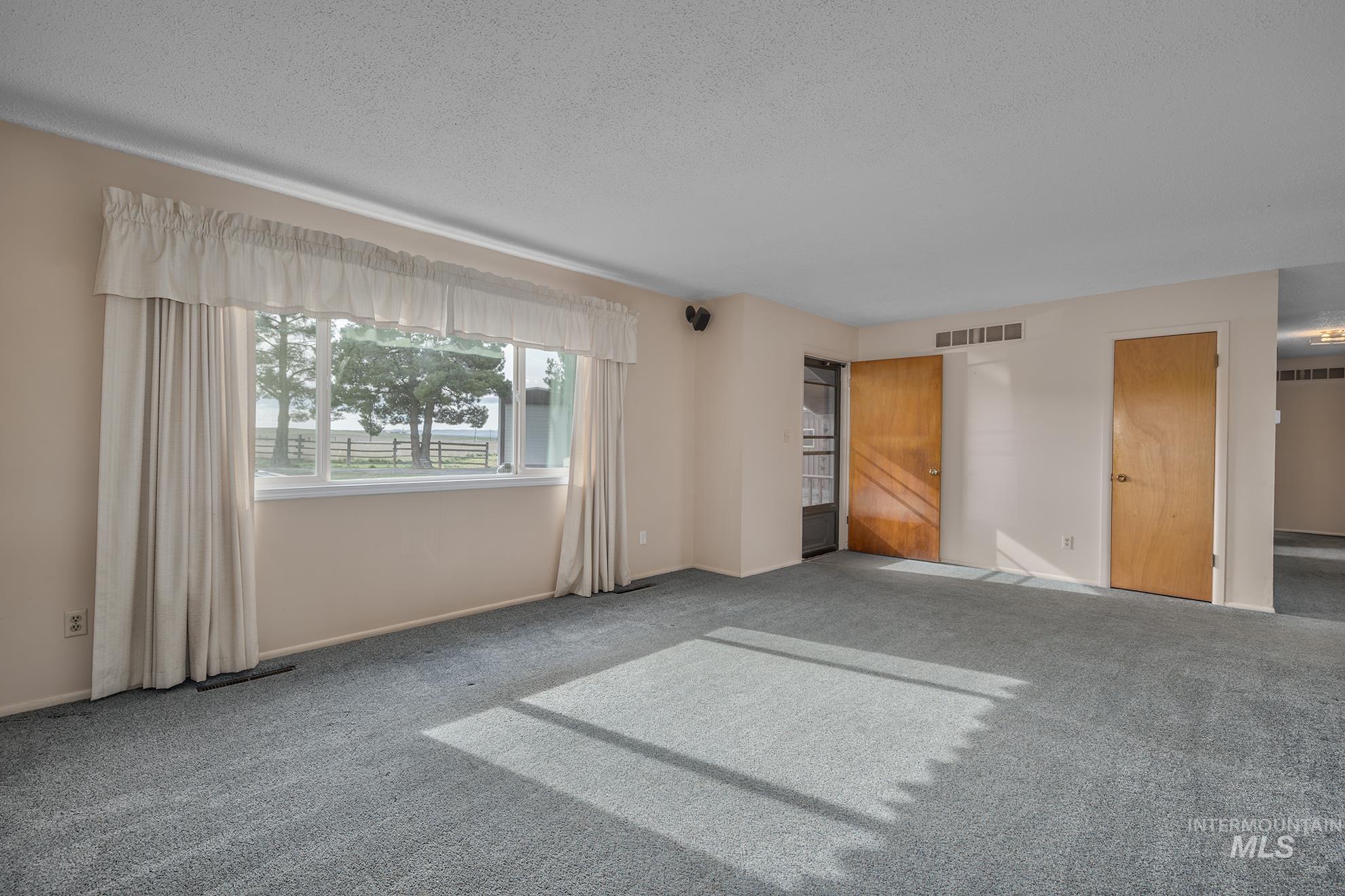 1684 Cove Road, Weiser, Idaho 83672, 5 Bedrooms, 2 Bathrooms, Residential For Sale, Price $610,000,MLS 98977660