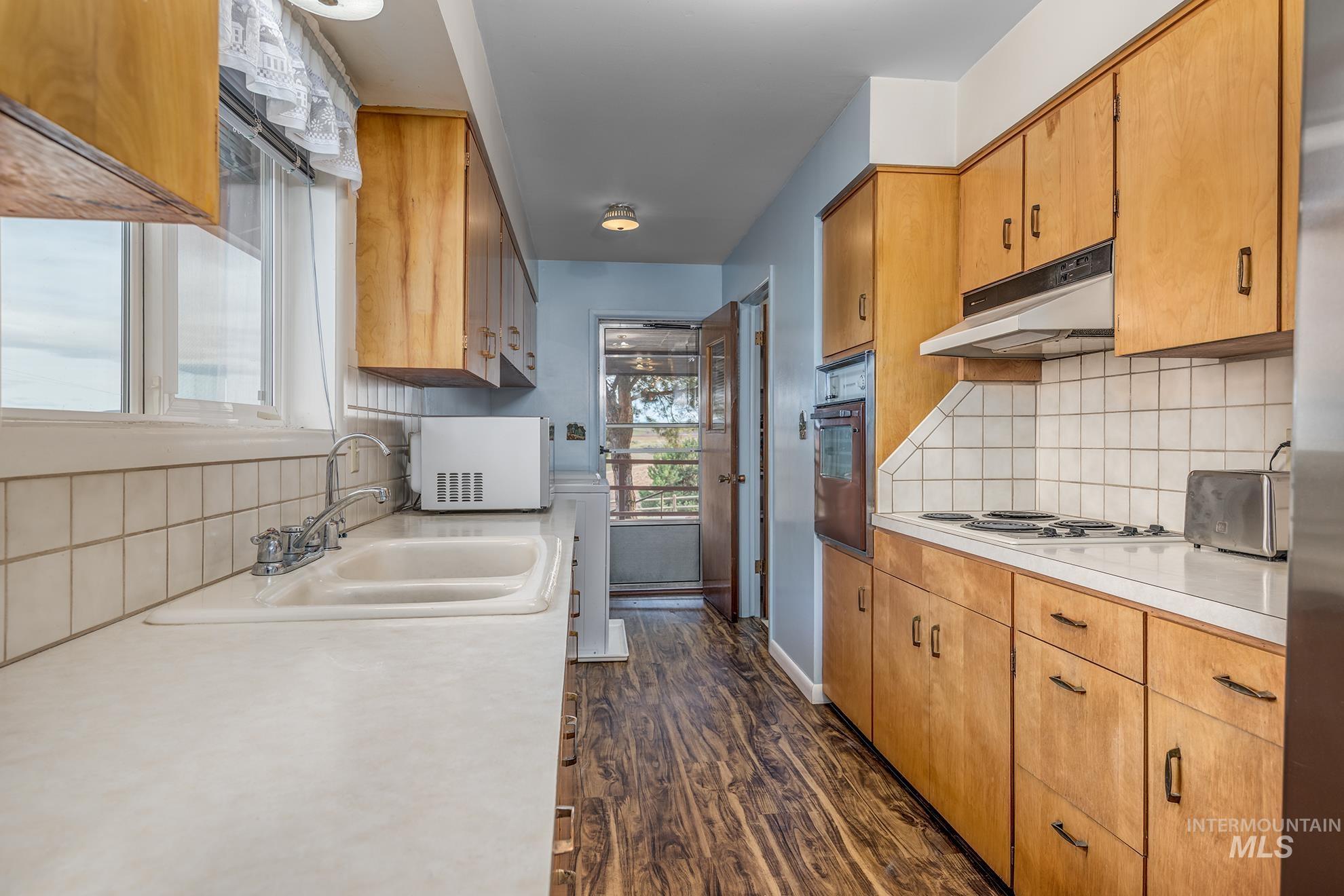 1684 Cove Road, Weiser, Idaho 83672, 5 Bedrooms, 2 Bathrooms, Residential For Sale, Price $610,000,MLS 98977660