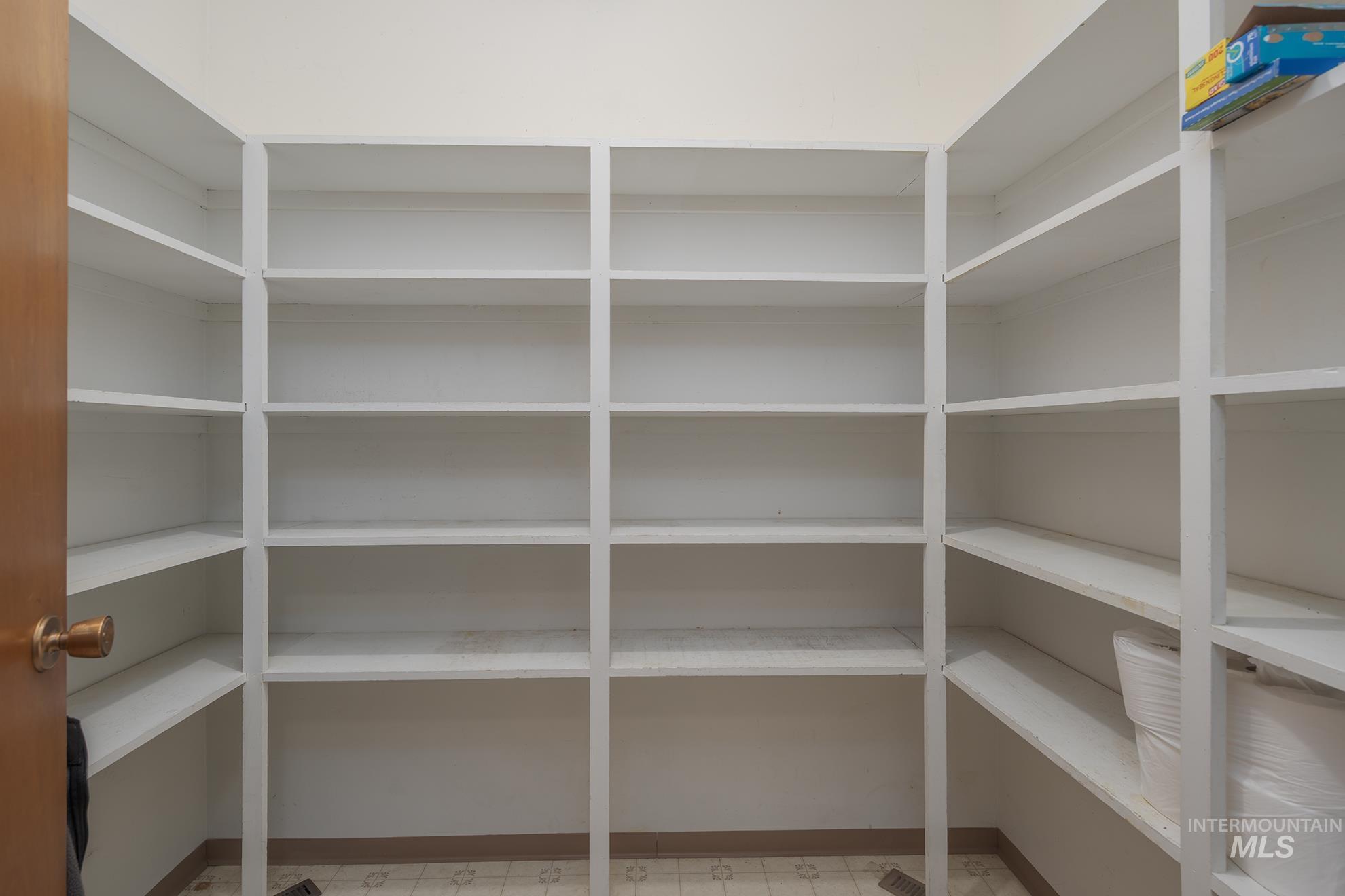 1684 Cove Road, Weiser, Idaho 83672, 5 Bedrooms, 2 Bathrooms, Residential For Sale, Price $610,000,MLS 98977660