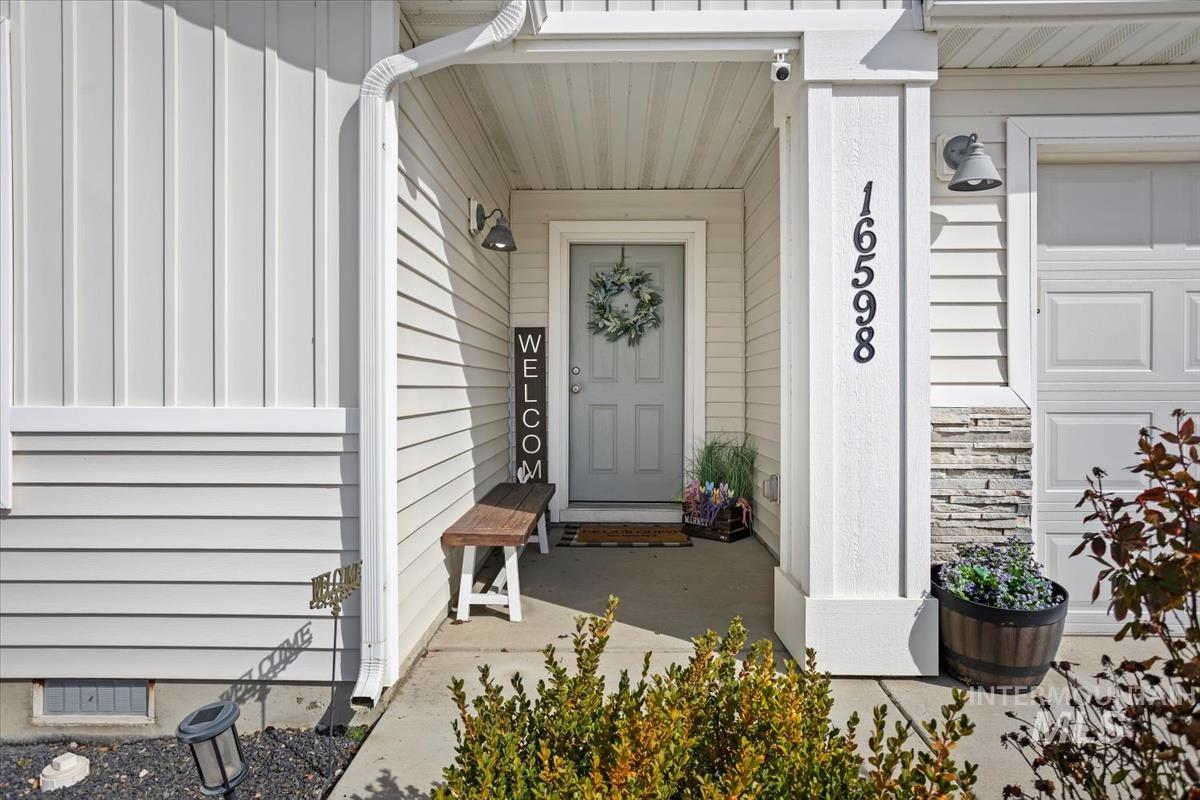 16598 Corrine Ave., Caldwell, Idaho 83607, 3 Bedrooms, 2 Bathrooms, Residential For Sale, Price $369,990, 98977661