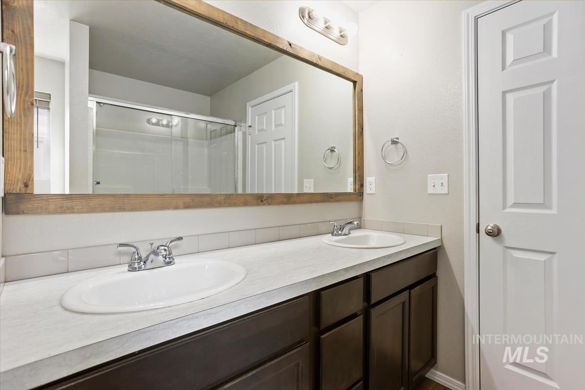 16598 Corrine Ave., Caldwell, Idaho 83607, 3 Bedrooms, 2 Bathrooms, Residential For Sale, Price $369,990, 98977661