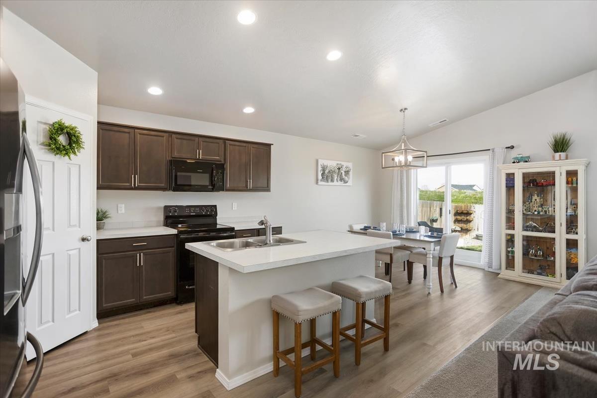 16598 Corrine Ave., Caldwell, Idaho 83607, 3 Bedrooms, 2 Bathrooms, Residential For Sale, Price $369,990, 98977661