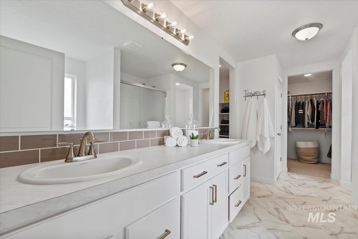 3074 N Greengate Way, Star, Idaho 83669, 5 Bedrooms, 4 Bathrooms, Residential For Sale, Price $599,990,MLS 98977665