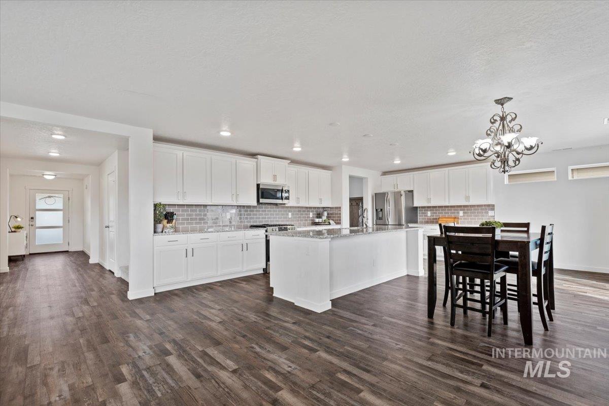 3074 N Greengate Way, Star, Idaho 83669, 5 Bedrooms, 4 Bathrooms, Residential For Sale, Price $599,990,MLS 98977665