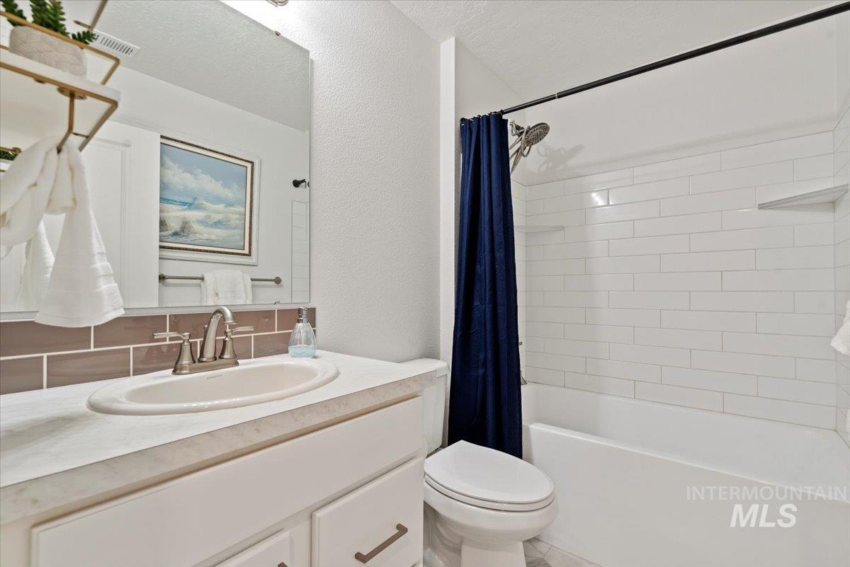 3074 N Greengate Way, Star, Idaho 83669, 5 Bedrooms, 4 Bathrooms, Residential For Sale, Price $599,990,MLS 98977665