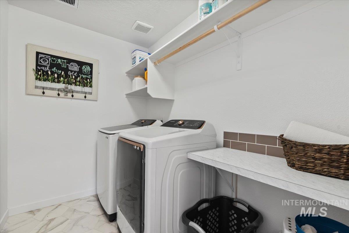 3074 N Greengate Way, Star, Idaho 83669, 5 Bedrooms, 4 Bathrooms, Residential For Sale, Price $599,990,MLS 98977665