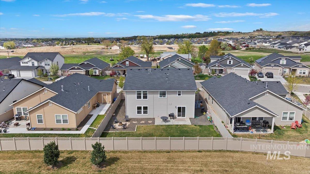 3074 N Greengate Way, Star, Idaho 83669, 5 Bedrooms, 4 Bathrooms, Residential For Sale, Price $599,990,MLS 98977665