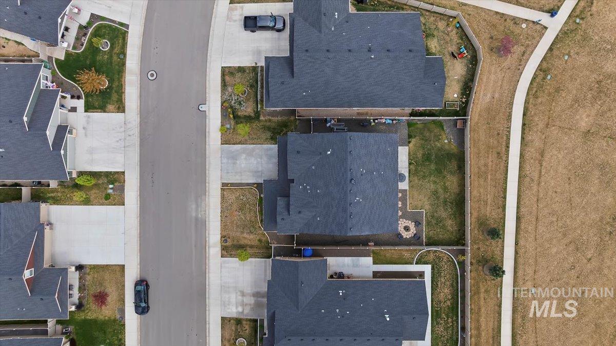 3074 N Greengate Way, Star, Idaho 83669, 5 Bedrooms, 4 Bathrooms, Residential For Sale, Price $599,990,MLS 98977665