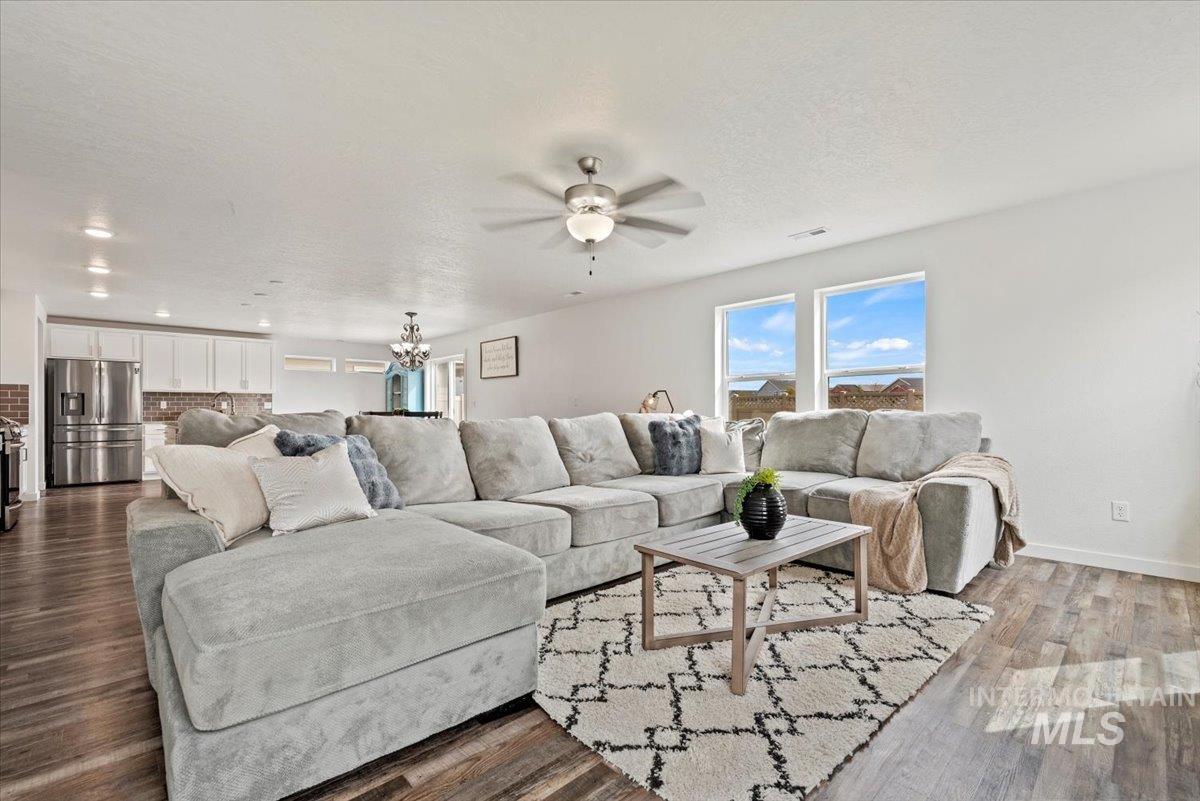 3074 N Greengate Way, Star, Idaho 83669, 5 Bedrooms, 4 Bathrooms, Residential For Sale, Price $588,750, 98977665