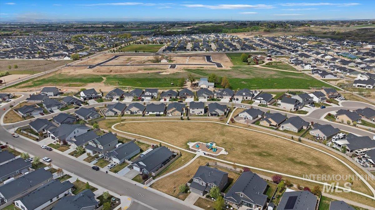 3074 N Greengate Way, Star, Idaho 83669, 5 Bedrooms, 4 Bathrooms, Residential For Sale, Price $599,990,MLS 98977665