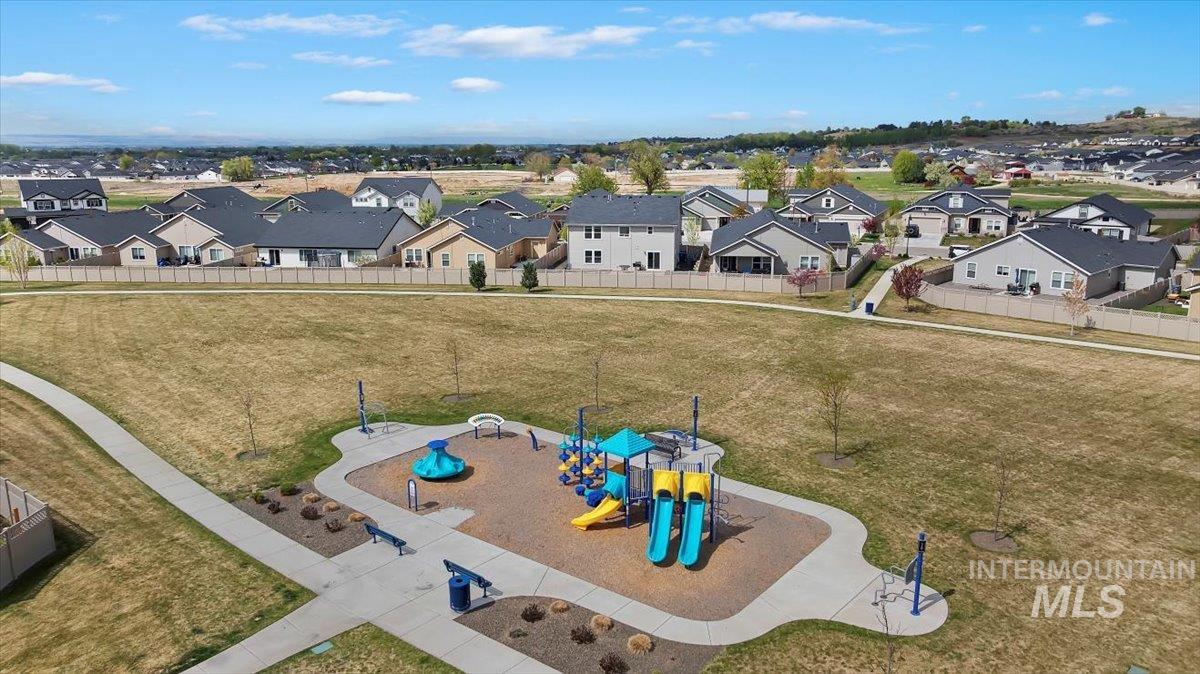 3074 N Greengate Way, Star, Idaho 83669, 5 Bedrooms, 4 Bathrooms, Residential For Sale, Price $599,990,MLS 98977665