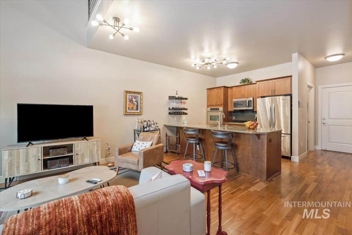 412 S 13th Street, Boise, Idaho 83702, 1 Bedroom, 1.5 Bathrooms, Residential For Sale, Price $450,000,MLS 98977669