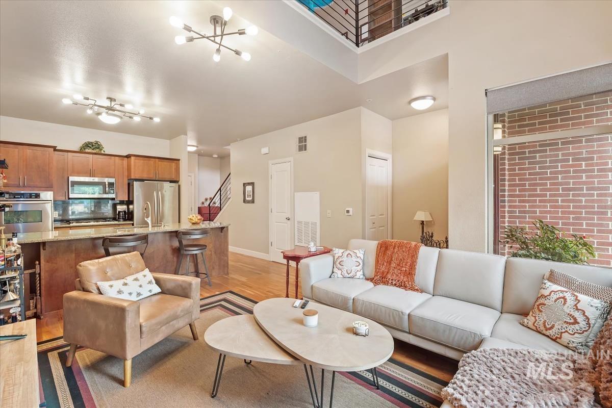 412 S 13th Street, Boise, Idaho 83702, 1 Bedroom, 1.5 Bathrooms, Residential For Sale, Price $450,000,MLS 98977669